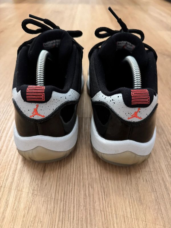 Jordan Brand × Nike Nike Air Jordan 11 Retro Low Infrared 23 XI basketball 42,5 Size US 9 / EU 42 - 7 Thumbnail