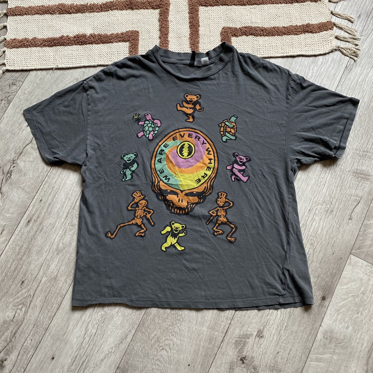 Band Tees AMAZING GRATEFUL DEAD WE ARE EVERYWHERE SKULL T SHIRT Size US L / EU 52-54 / 3 - 1 Thumbnail