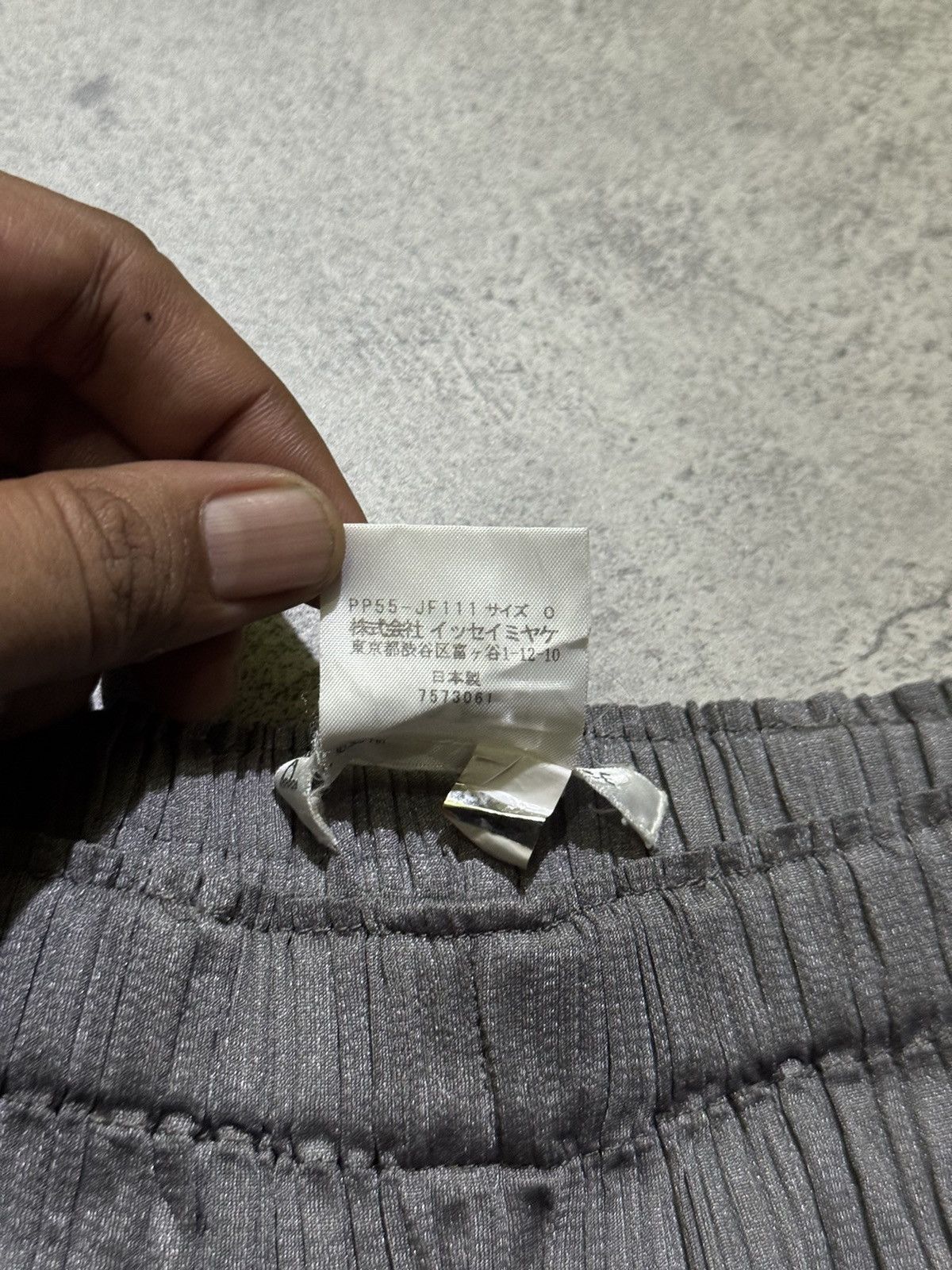 Pleats Please Issey Miyake Pleats Please Issey Miyake Charcoal Grey Trouser Size 24" / US 00 / IT 34 - 5 Thumbnail