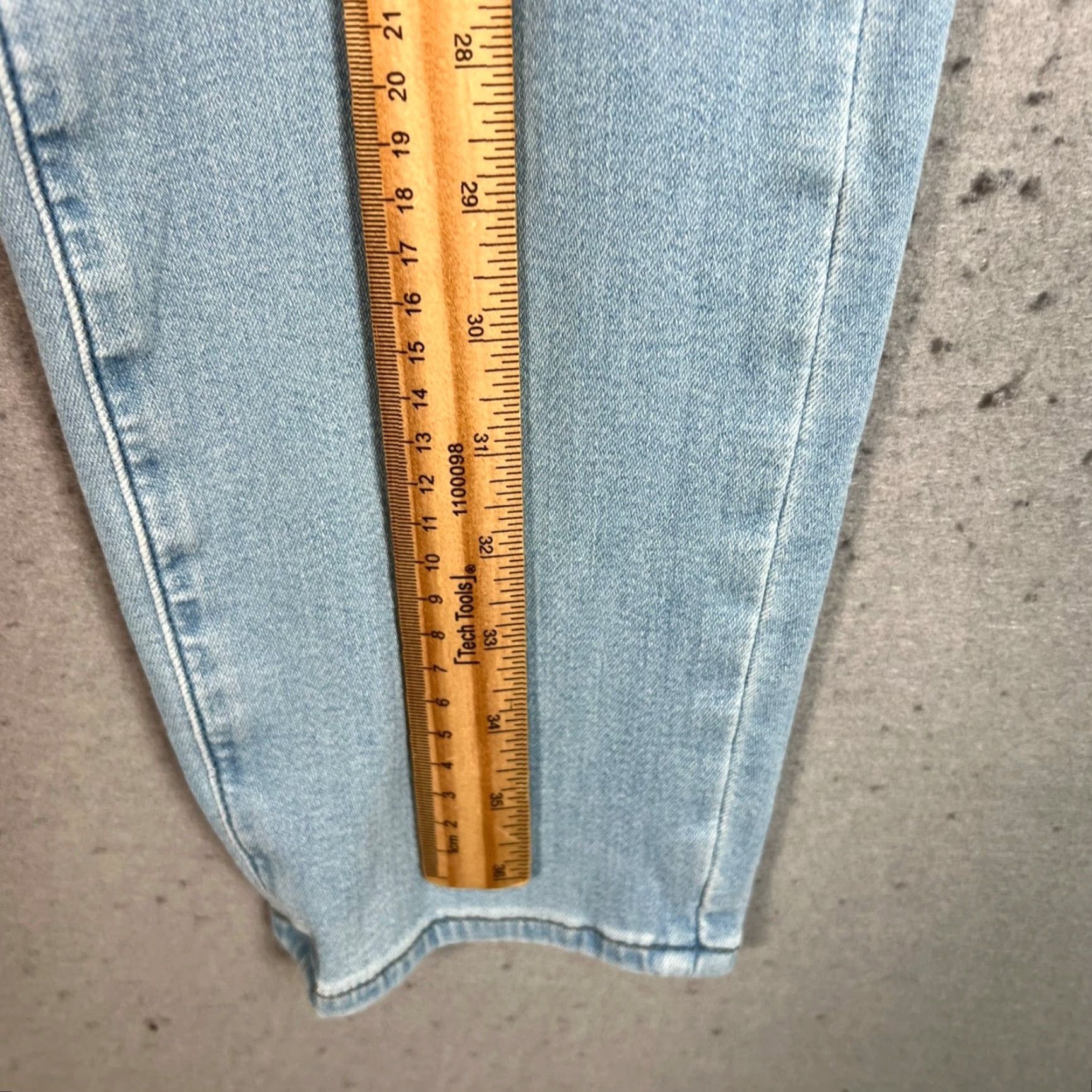 Uniqlo Uniqlo Jeans Womens Slim Skinny High-Waisted Light Wash 29in 28in Inseam Size M Blue Cotton Blend Denim 5-Pocket Size 32" / US 10 / IT 46 - 5 Thumbnail