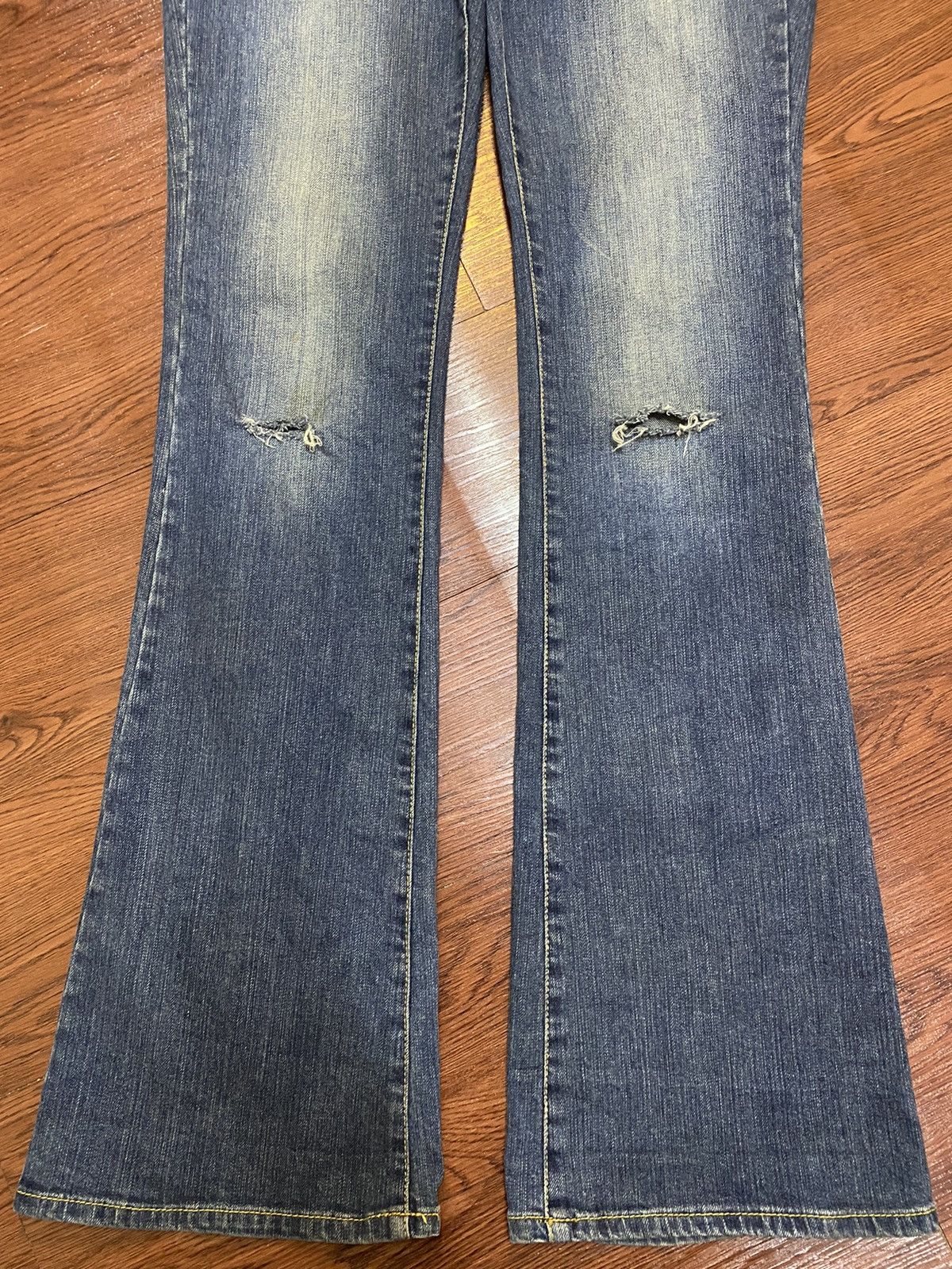 Japanese Brand Vintage Japanese Blue Wash Distressed Denim Flare Jeans Size US 31 - 5 Thumbnail