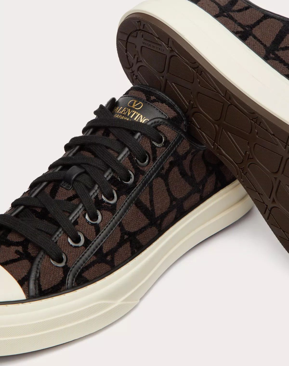 Valentino oc11z0625 Toile Iconograph Totaloop Low Top Sneaker in Black Size US 11 / EU 44 - 5 Thumbnail