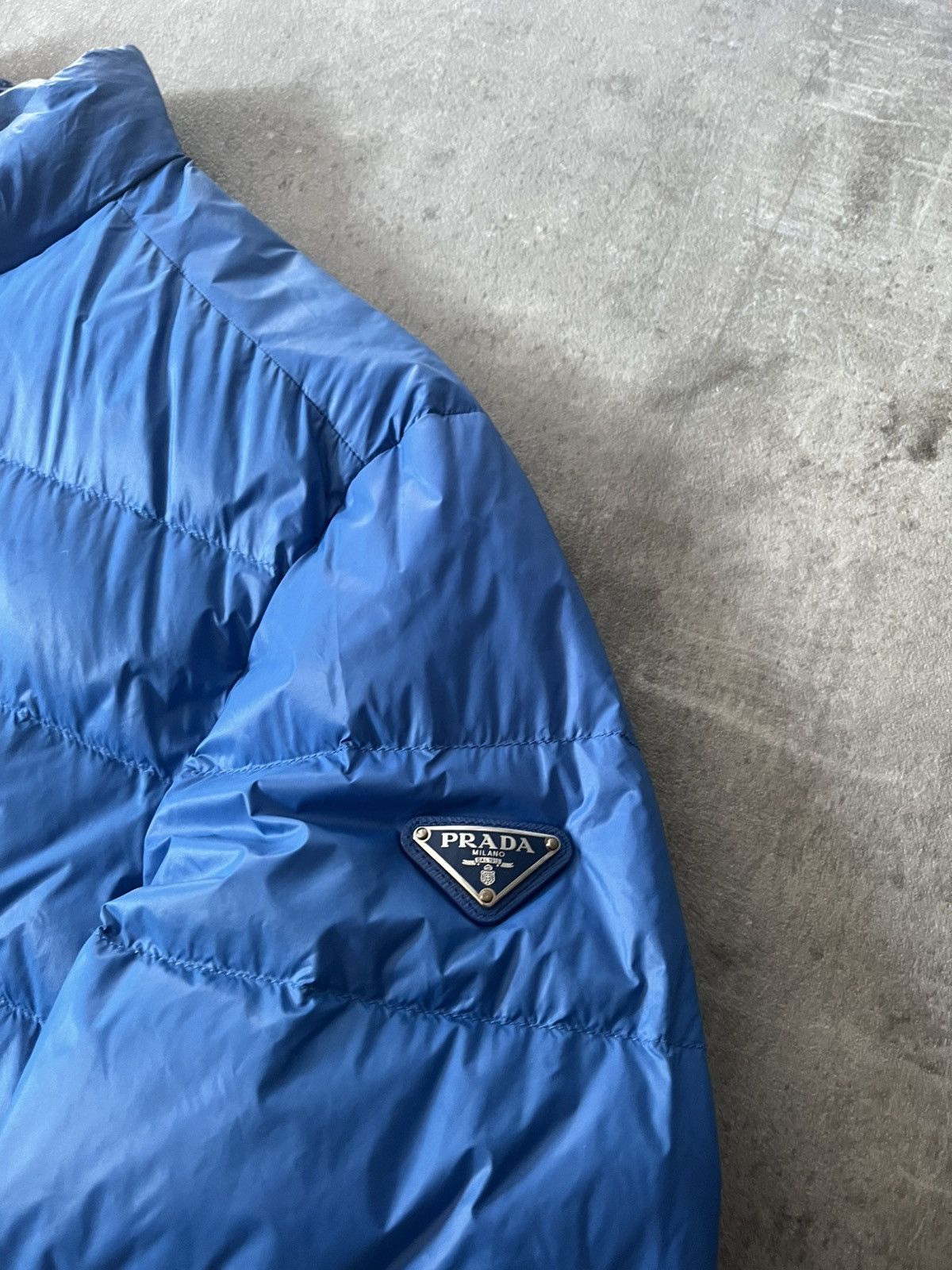 Prada Prada blue light puffer jacket logo rare Size US M / EU 48-50 / 2 - 2 Thumbnail