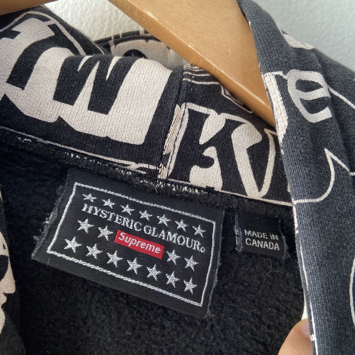 Hysteric Glamour × Supreme SUPREME x HYSTERIC GLAMOUR TEXT HOODIE Size US L / EU 52-54 / 3 - 9 Thumbnail