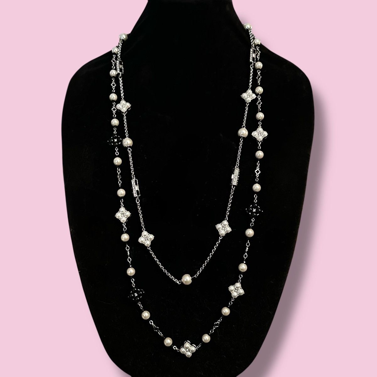 White House Black Market WHBM convertible station flowers and pearls necklace Size ONE SIZE - 1 Thumbnail