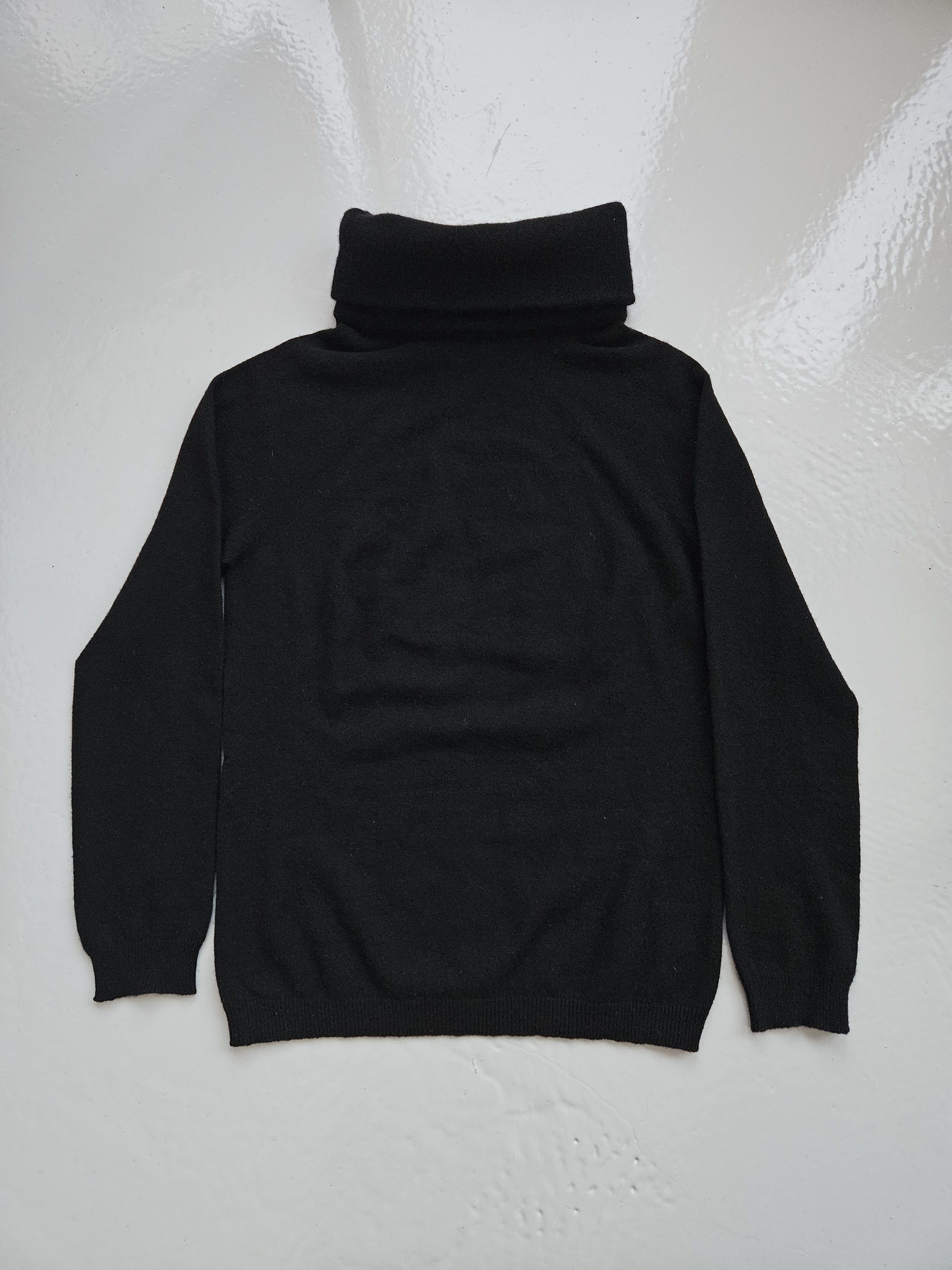 Chanel AW2001 Chanel logo plate cashmere blend turtleneck Size M / US 6-8 / IT 42-44 - 2 Thumbnail