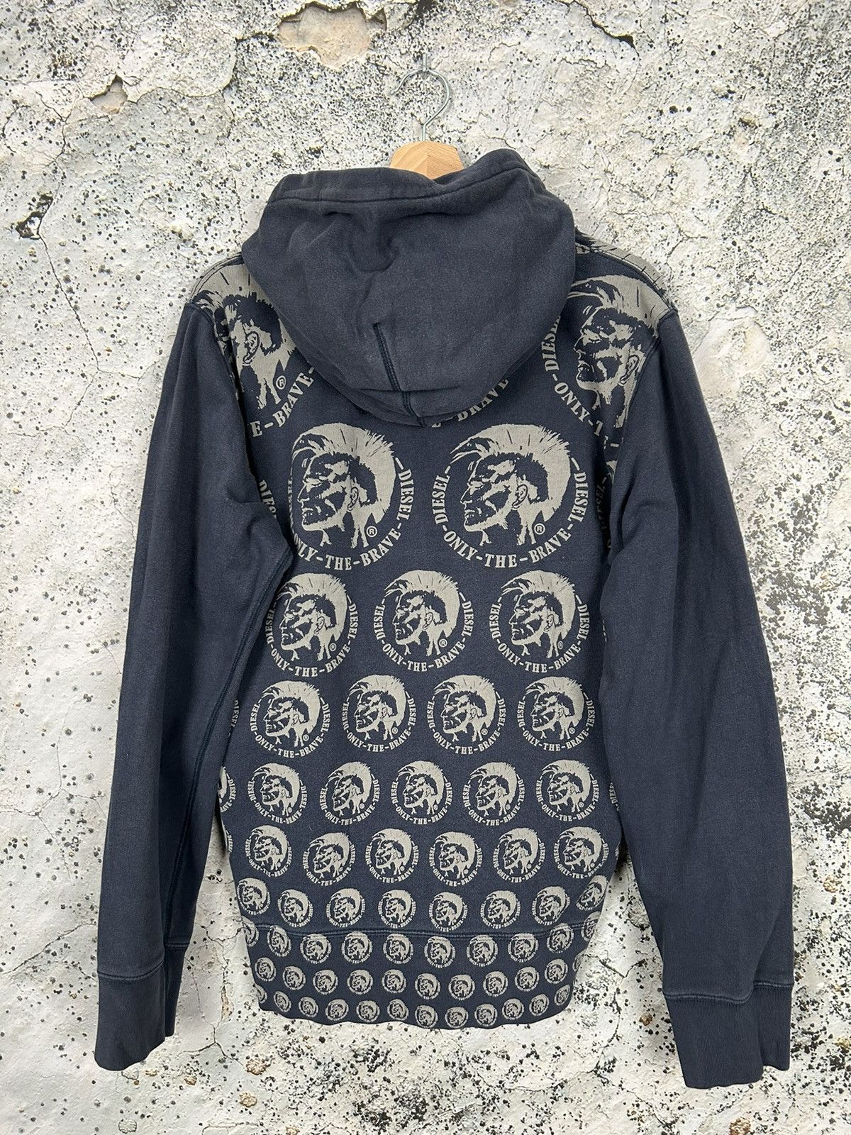 Diesel Vintage Diesel Y2K 00s Rare Hoodie Sweatshirt Hype Size US L / EU 52-54 / 3 - 4 Thumbnail