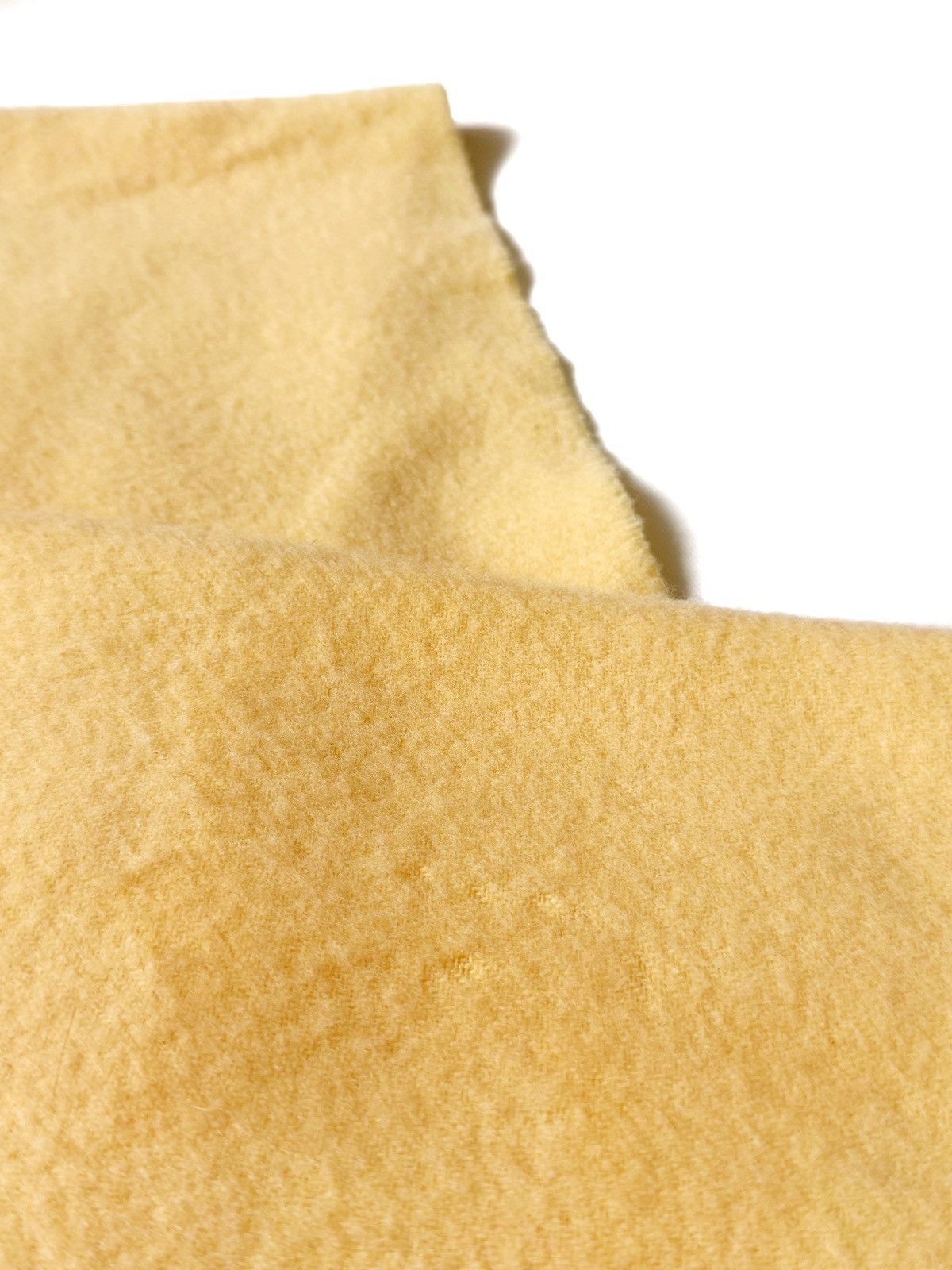 Lanvin Lanvin Classic Plain Wool Vintage Yellow Scarf Small Logo Size ONE SIZE - 7 Thumbnail