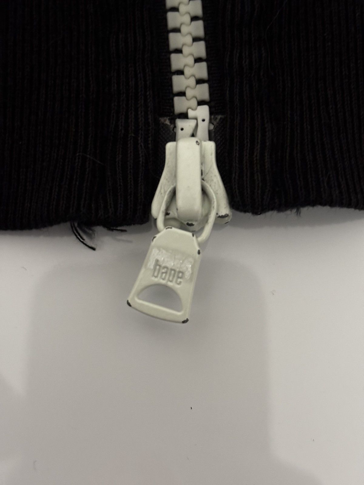 Bape Auth ale bape glow in the dark shark full zip hoodie M used Size US M / EU 48-50 / 2 - 8 Thumbnail