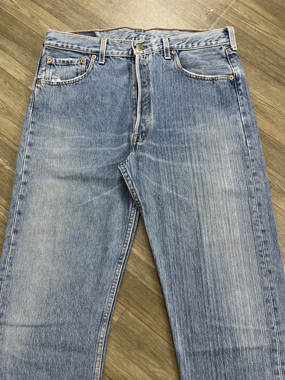 Levi's Vintage Clothing 🇺🇸1990s Vintage Levis 501 33x32 Straight Leg Light Blue Jeans Size US 32 / EU 48 - 2 Thumbnail
