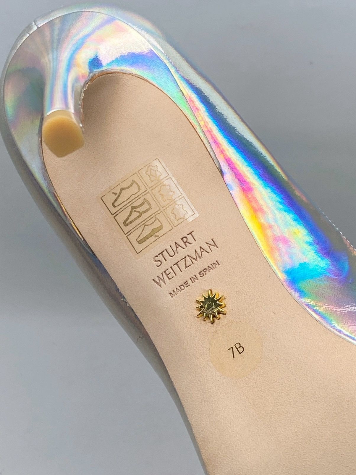 Stuart Weitzman Stuart Weitzman Scallop Iridescent Faux Leather Pumps size 7 Size US 7 / IT 37 - 13 Thumbnail