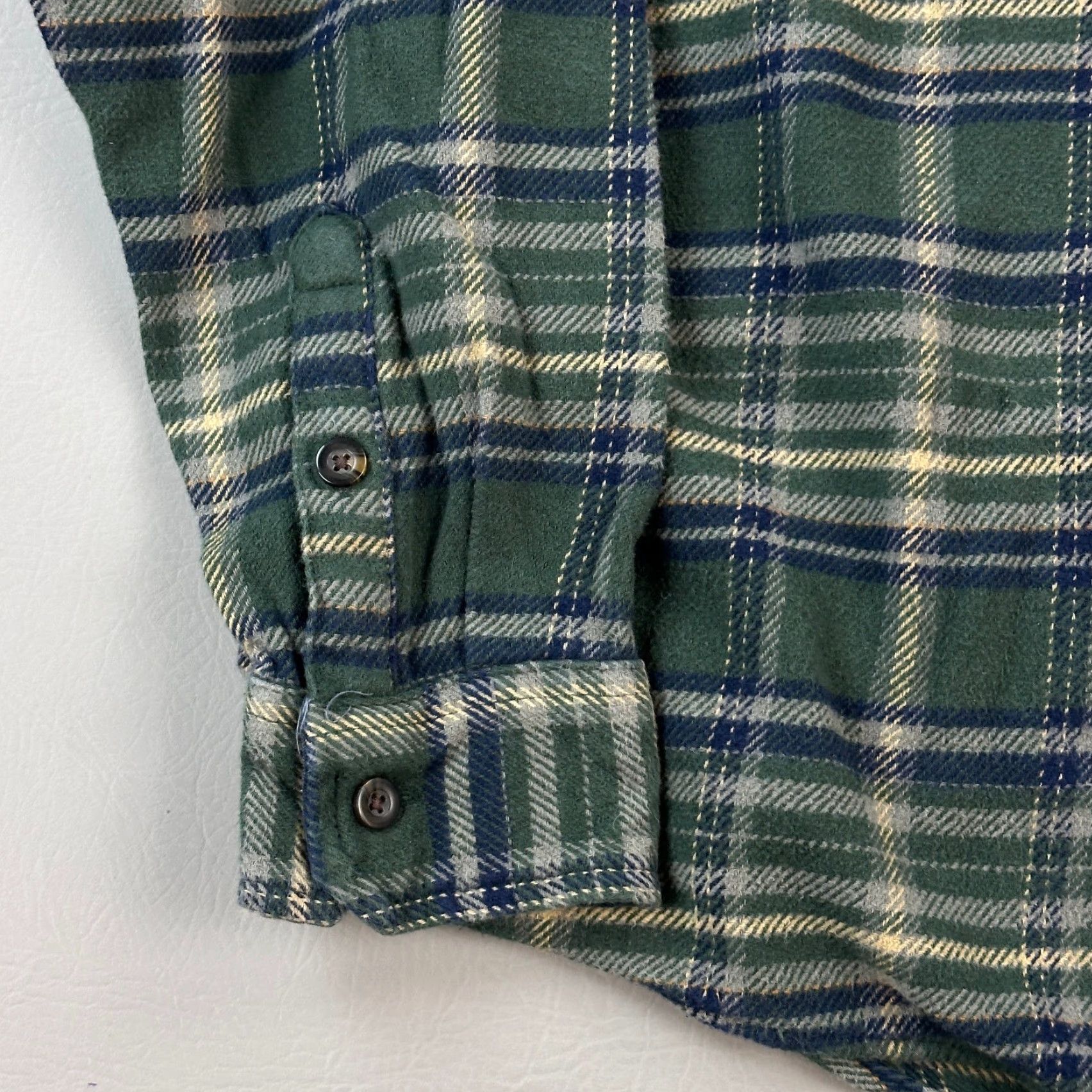 Vintage Woolrich Brawny Shirt Mens 2XL Green Plaid Heavyweights Pockets Workwear Shacket Size US XXL / EU 58 / 5 - 2 Thumbnail