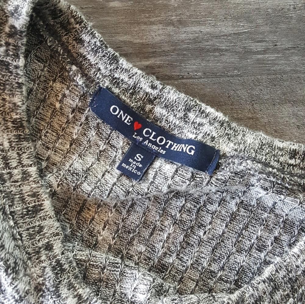 Plus One Clothing Grey Black Speckled High Low Short Sleeve Size S / US 4 / IT 40 - 3 Thumbnail