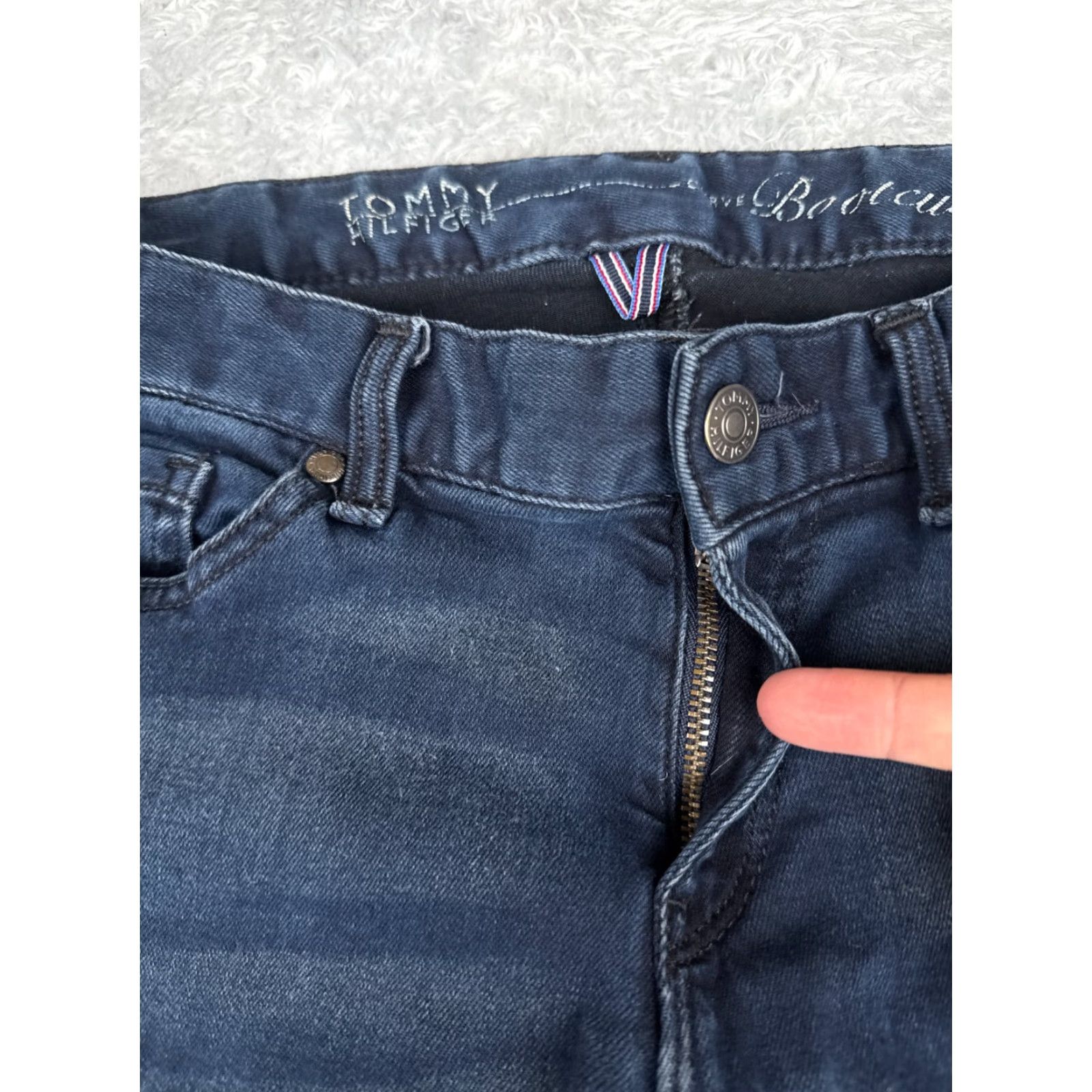 Tommy Hilfiger Tommy Hilfiger Jeans Womens 8 Curvy Bootcut Blue Dark Wash Low Rise Cotton 30x32 Size 30" / US 8 / IT 44 - 5 Thumbnail