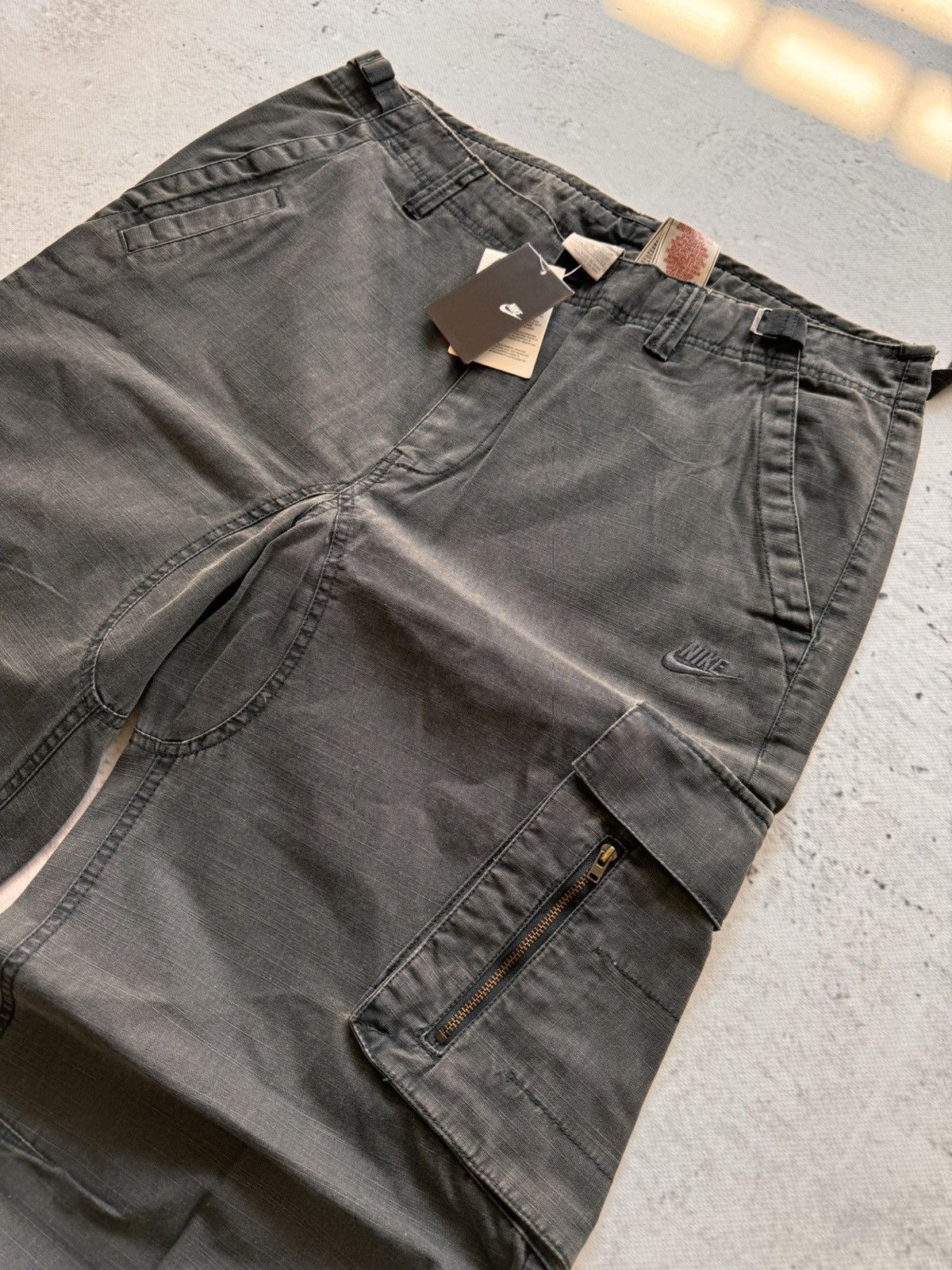 Nike × Vintage NIKE VINTAGE CARGO BASIC LOGO OVERSIZE BAGGY PANTS Size US 34 / EU 50 - 4 Thumbnail