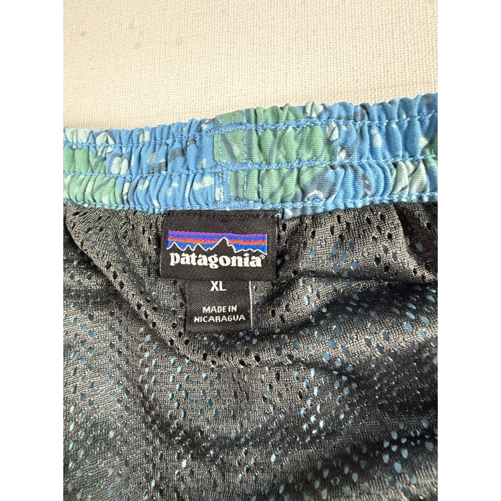 Patagonia Patagonia Shorts Men XL Blue Baggies Longs Hexy Fish Drawstring Pockets Logo Nylon Polyester Swim Trunks Size US 36 / EU 52 - 2 Thumbnail