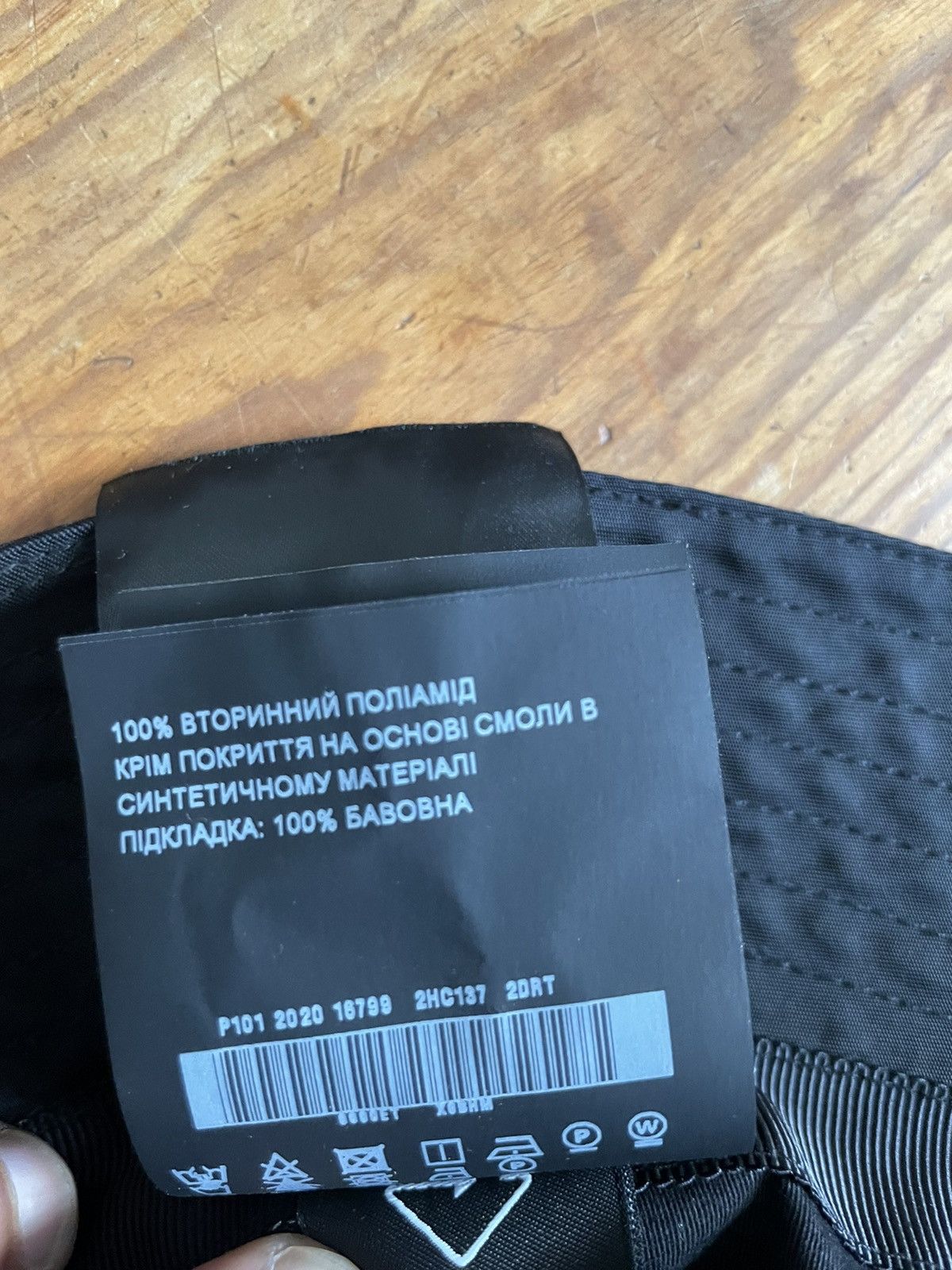 Prada Like new re-nylon Prada Bucket Hat Size ONE SIZE - 6 Thumbnail