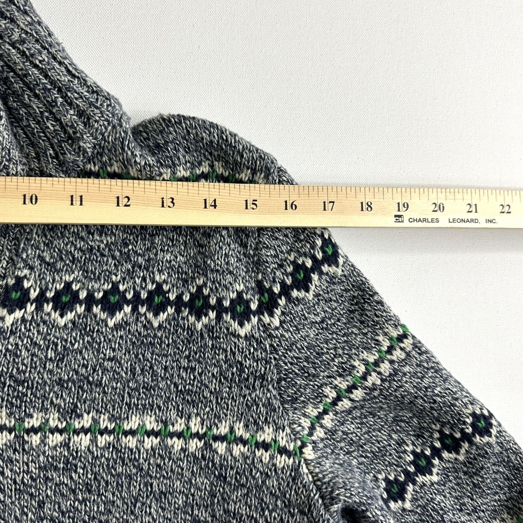 American Eagle Outfitters VINTAGE American Eagle Men’s Gray Aztec Sweater Size Medium Mock Neck Athletic Fit Women Sweater Pullover Long Sleeve Size M / US 6-8 / IT 42-44 - 7 Thumbnail