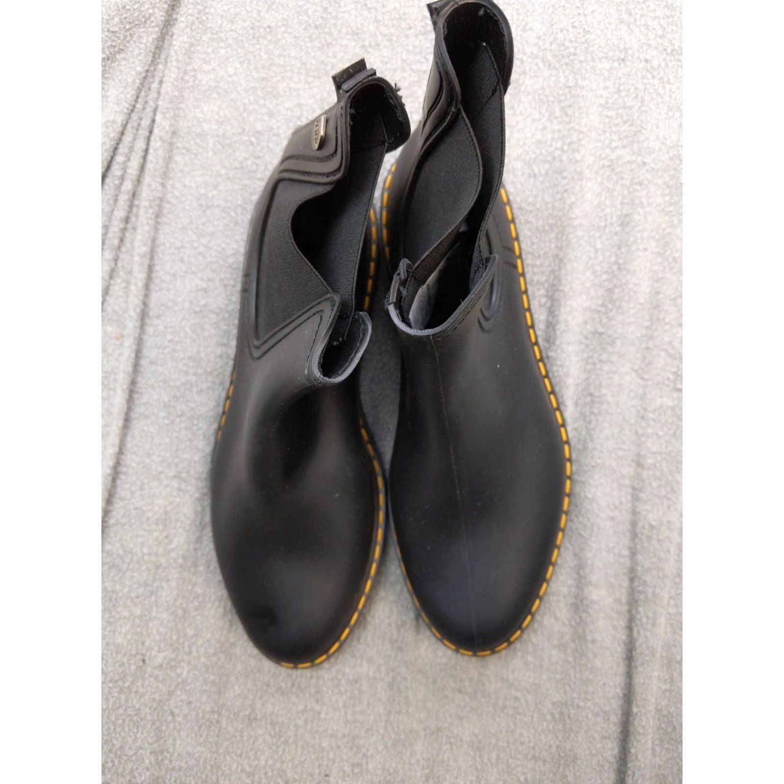 Vintage Igor Boots Womens 7.5 Black Synthetic Chelsea Ankle Waterproof Lug Sole XS? Size US 8 / IT 38 - 2 Thumbnail