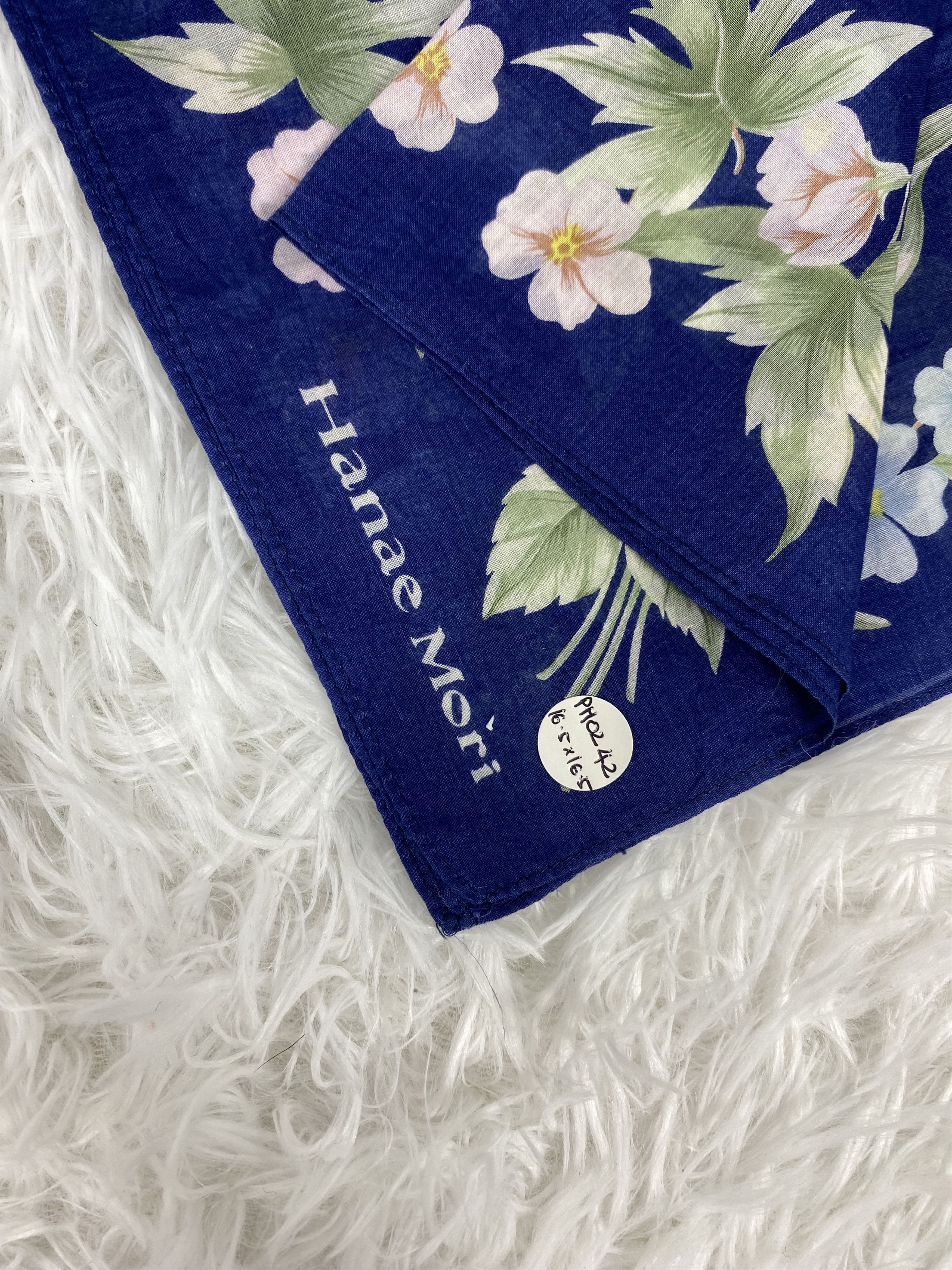 Hanae Mori Vintage Hanae Mori Handkerchief Neckerchief PH0242 Size ONE SIZE - 2 Thumbnail