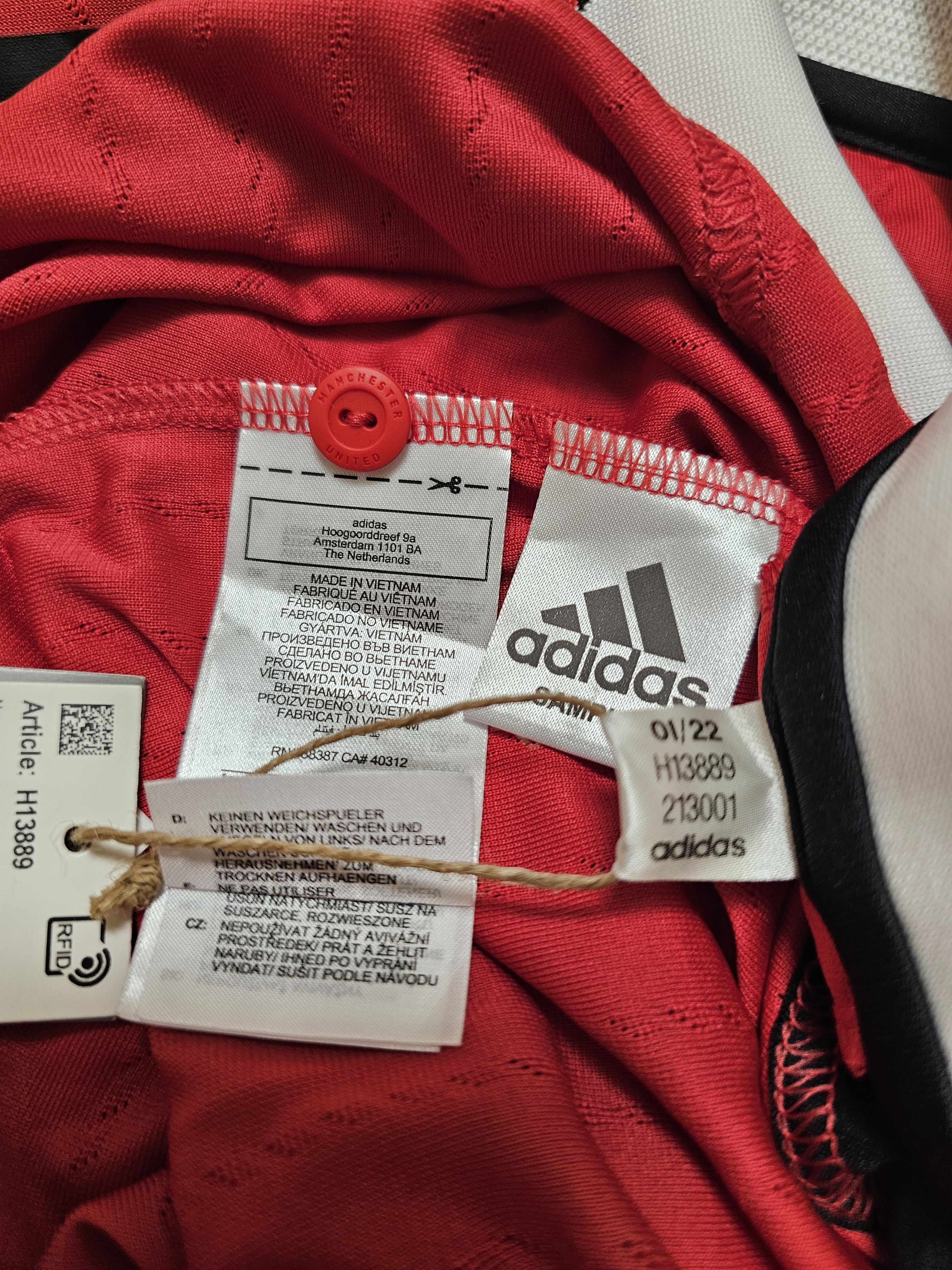 Adidas MANCHESTER UNITED 2022 2023 FOOTBALL SHIRT SOCCER JERSEY Size US XS / EU 42 / 0 - 10 Thumbnail