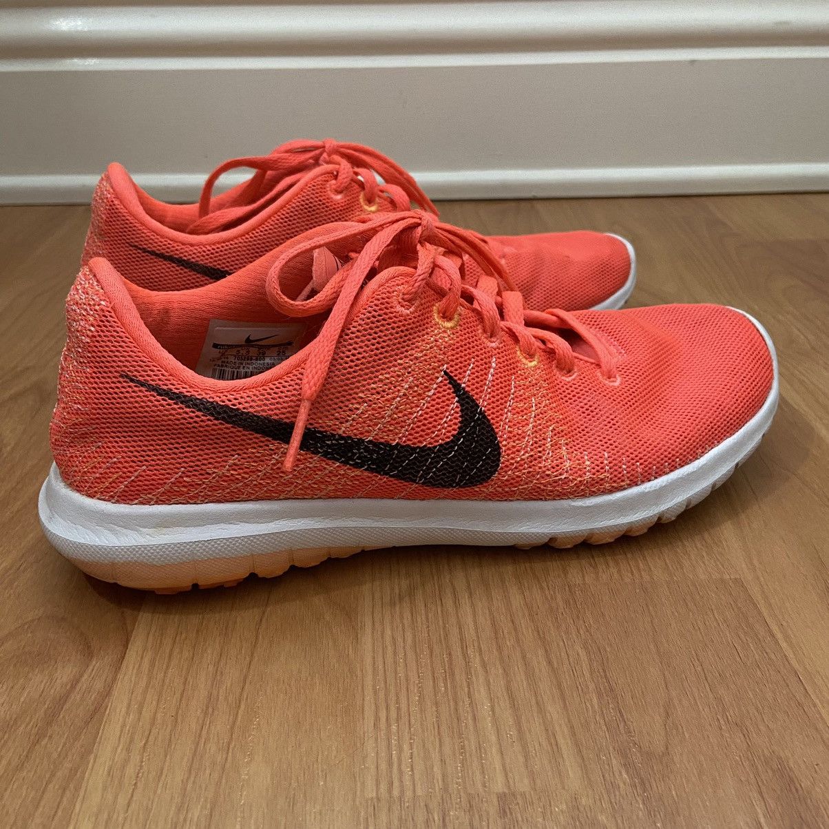 Nike Nike Women’s Fury Distressed Shoes Size 8 Size US 8 / IT 38 - 3 Thumbnail