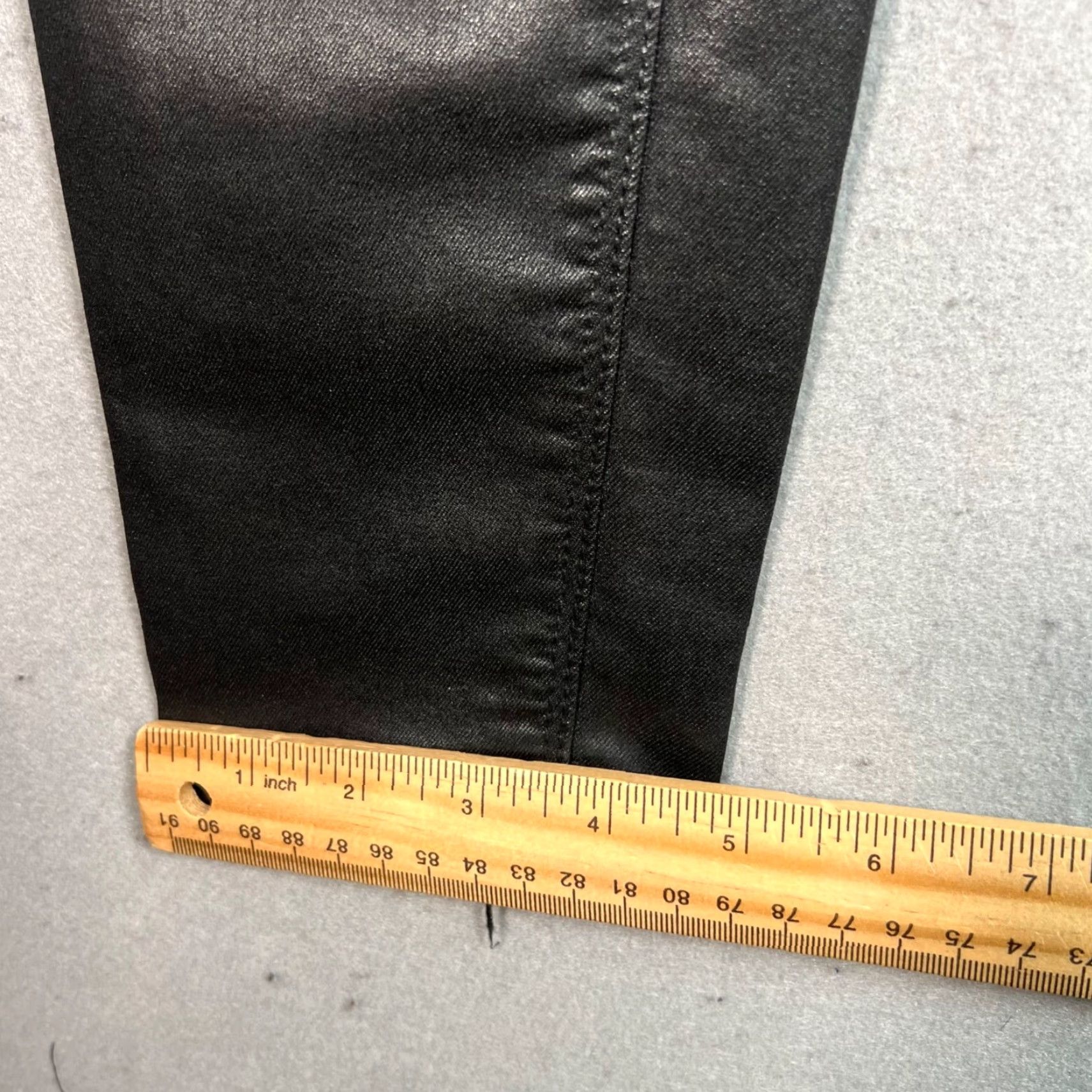Vince Camuto VINTAGE Two By Vince Camuto Black Faux Leather Skinny Jeans Womens Size 25 / 0 Slim 30 Inseam Size 42" / US 20 - 7 Thumbnail