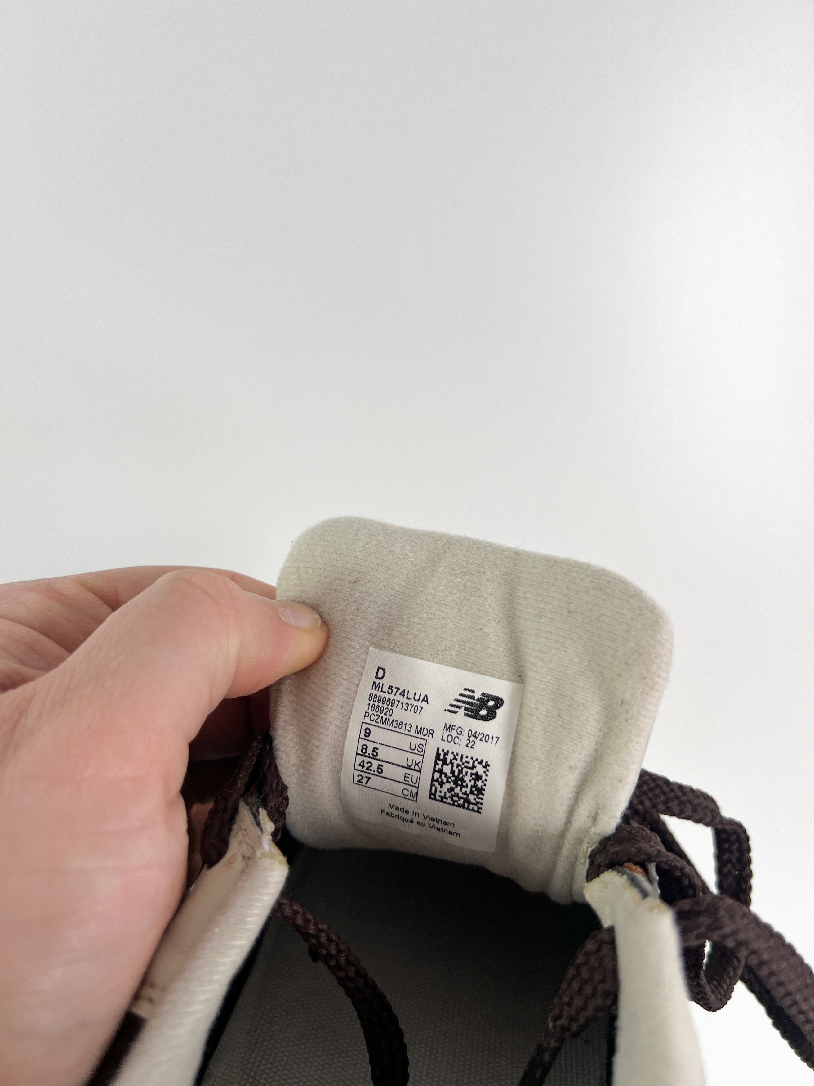 New Balance New Balance 574 Leather 04/17 art. ML574LUA Size US 9 / EU 42 - 10 Thumbnail