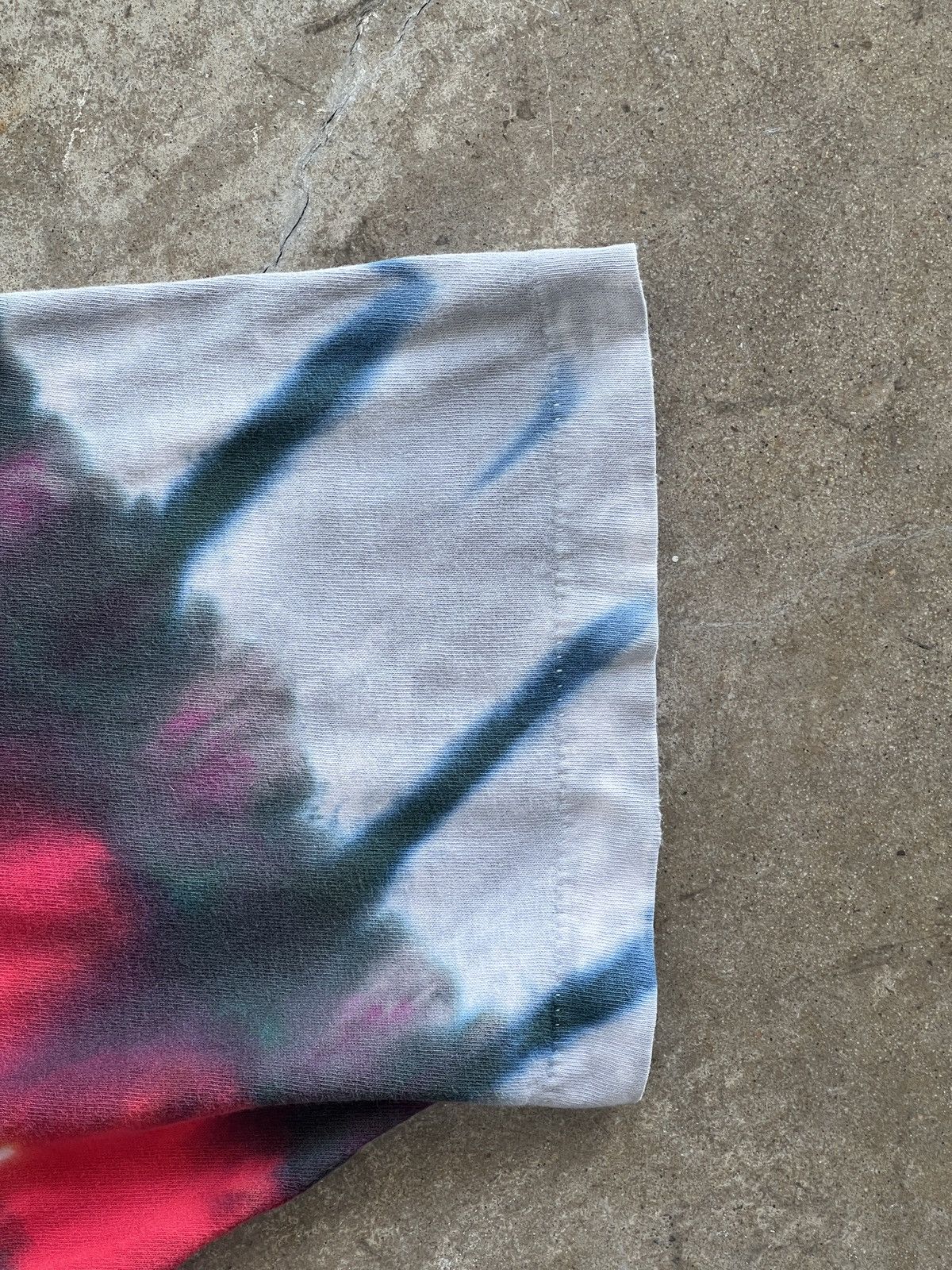 Band Tees Vintage 1994 Rolling Stone Tie Dye Distressed Tee XL Size US XL / EU 56 / 4 - 6 Thumbnail