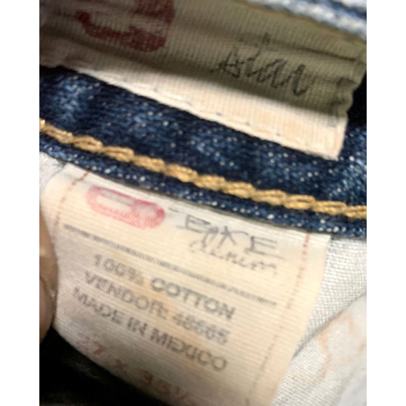 Vintage Womens BKE Buckle Star Cropped Blue Shorts Size 27 Size 27" / US 4 / IT 40 - 4 Thumbnail