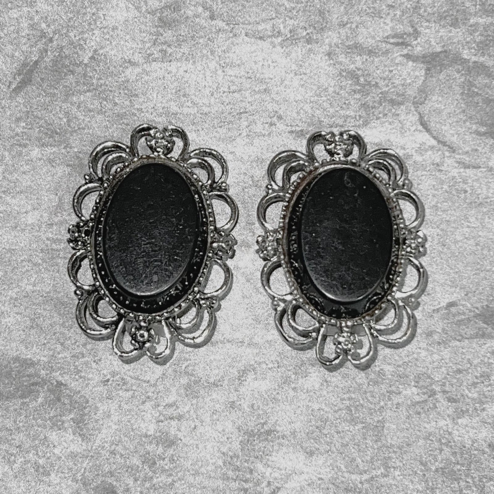 Vintage VTG 1970s Emmons Silver-Tone & Black Oval Statement Earrings Size ONE SIZE - 1 Thumbnail