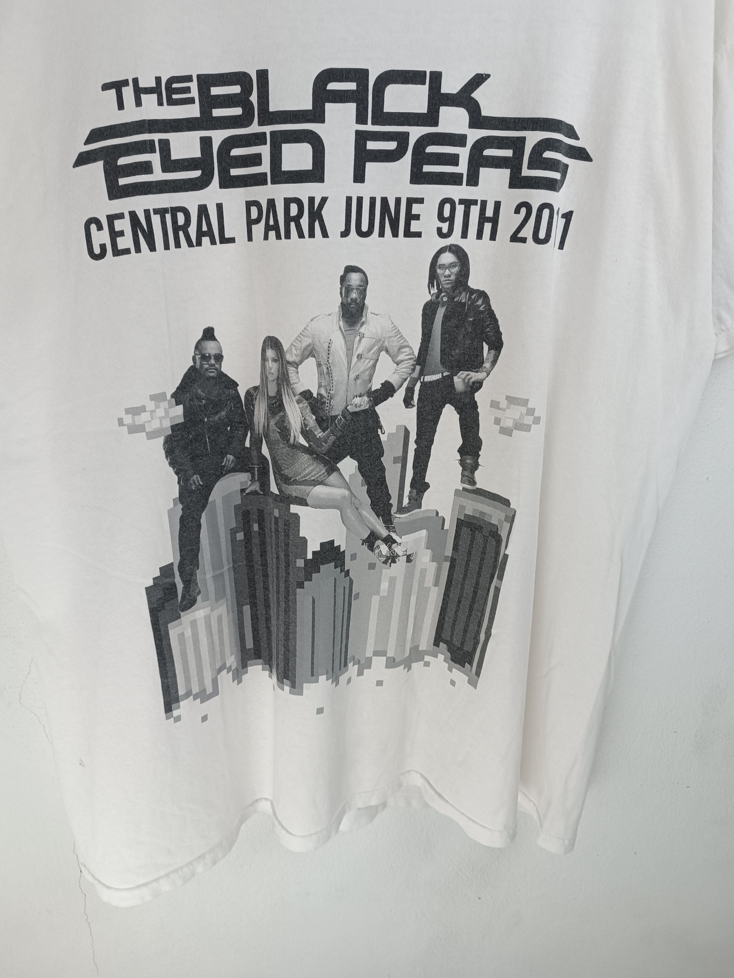 Rap Tees VINTAGE 2011 THE BLACK EYED PEAS C.PARK usher guetta wyclef Size US XL / EU 56 / 4 - 6 Thumbnail