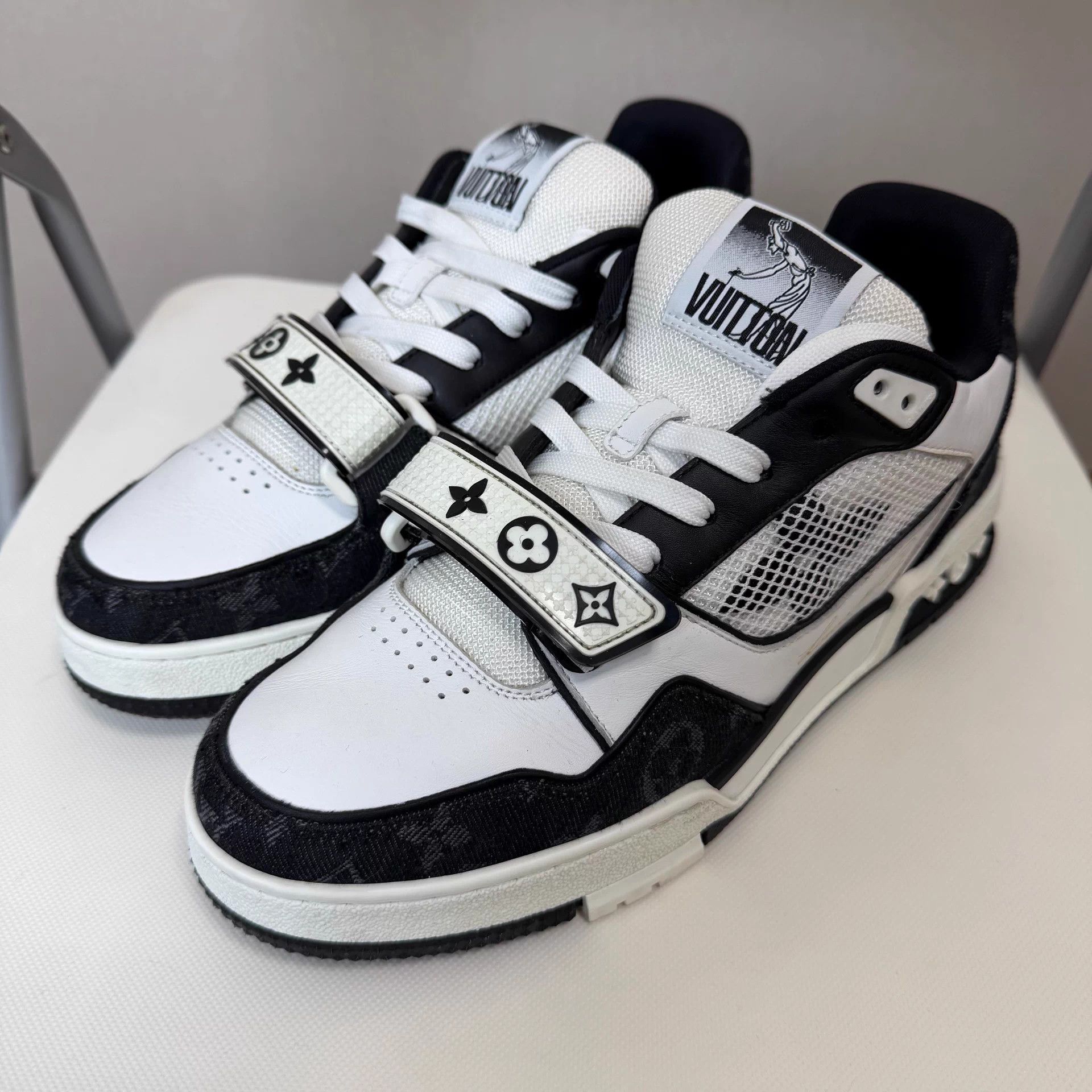 Louis Vuitton LOUIS VUITTON Women's Monogram Mid Trainer 38 B&W Size US 7 / IT 37 - 1 Thumbnail