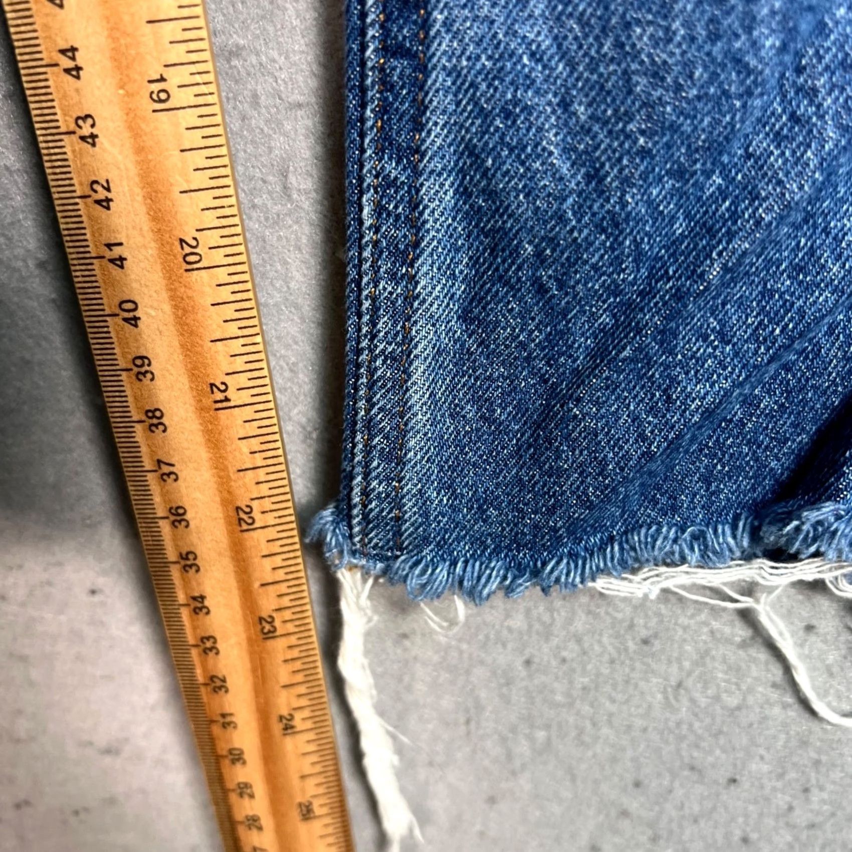 H&M H&M Womens Jeans 8 High-Waist Distressed Hem 100% Cotton Blue Denim Regular Rise 5-Pocket Inseam 23in Straight Womens Size 30" / US 8 / IT 44 - 7 Thumbnail