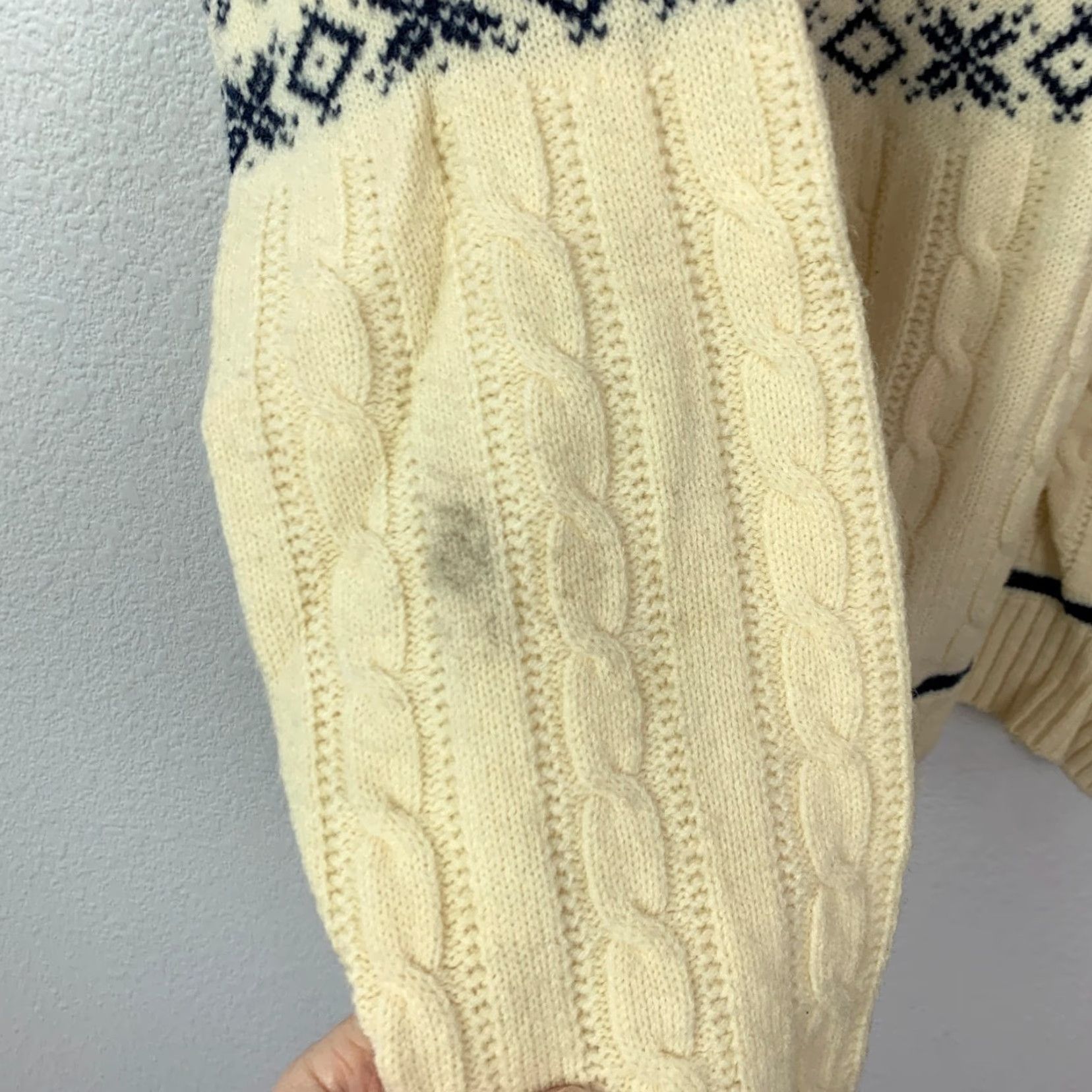Jantzen VINTAGE Jantzen Sweater Mens XL Ivory Navy Reindeer Fair Isle Cable Knit Apre Ski 1980s Size US XL / EU 56 / 4 - 6 Thumbnail