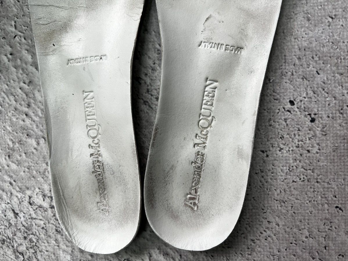 Alexander McQueen Alexander McQueen Oversized Larry Sneaker White Size US 6 / IT 36 - 12 Thumbnail