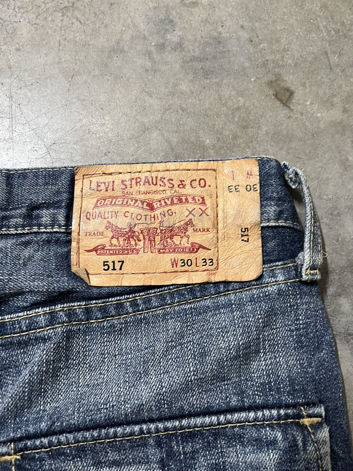 Levi's Vintage Levis 517 grunge distressed bootcut flare jeans Size US 31 - 14 Thumbnail