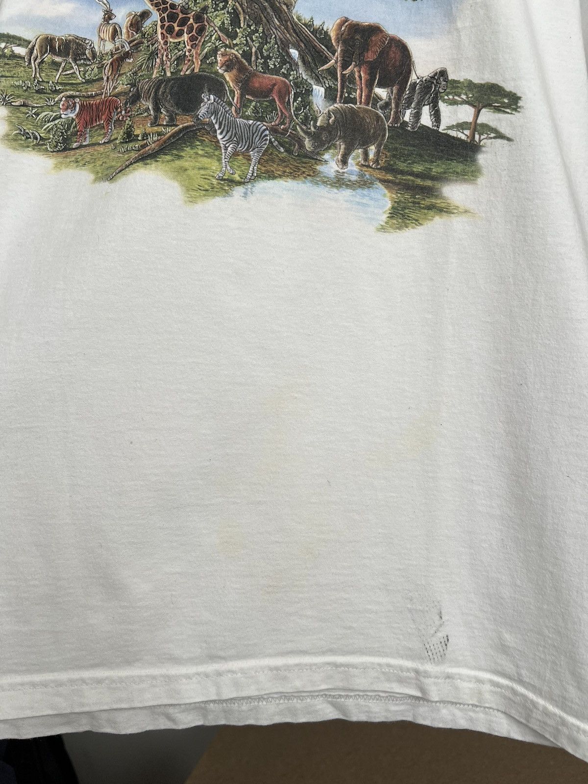 Disney Vintage 90s Disney Animal Kingdom White T-shirt Size US L / EU 52-54 / 3 - 7 Thumbnail