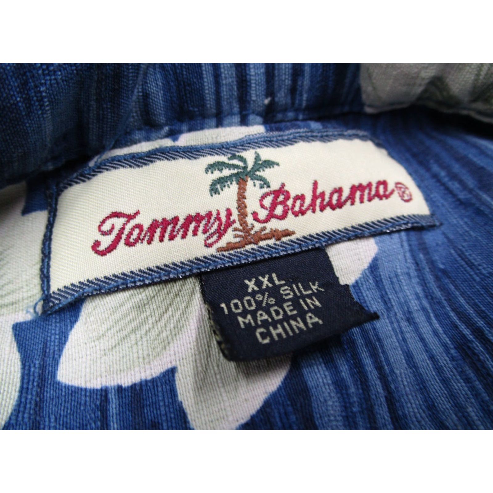 Tommy Bahama VINTAGE Tommy Bahama Shirt Men 2XL Blue Floral Silk Button Up Camp Loop Collar Shirt Size US XXL / EU 58 / 5 - 3 Thumbnail