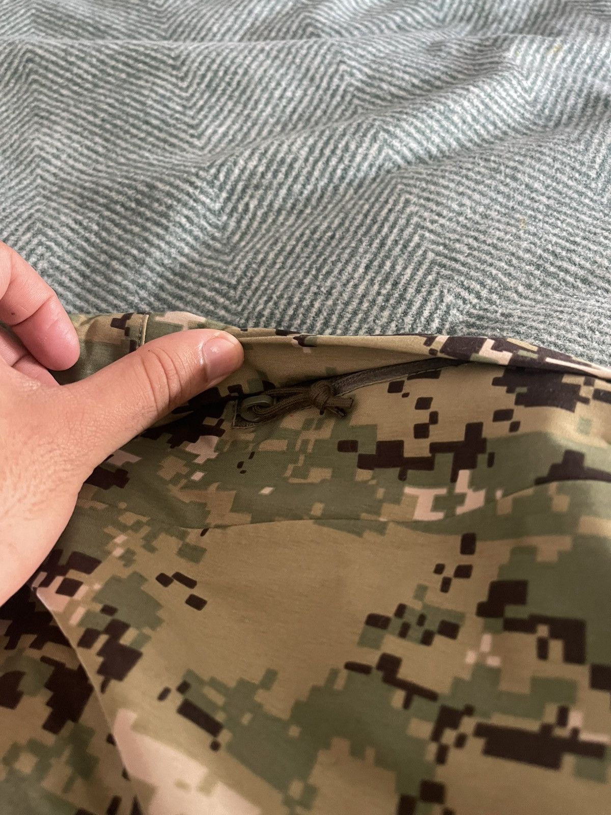 Other K-L MFG Level 8 Alpha Parka AOR2 Medium Size US M / EU 48-50 / 2 - 10 Thumbnail
