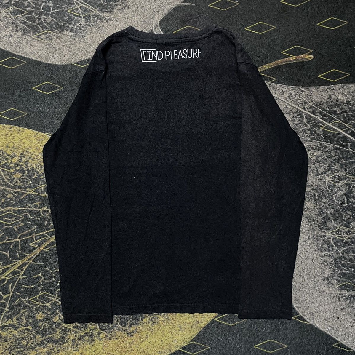 Vintage 💥Balmy&Awaking Find Pleasure Wording Longsleve Tees Size US M / EU 48-50 / 2 - 8 Thumbnail