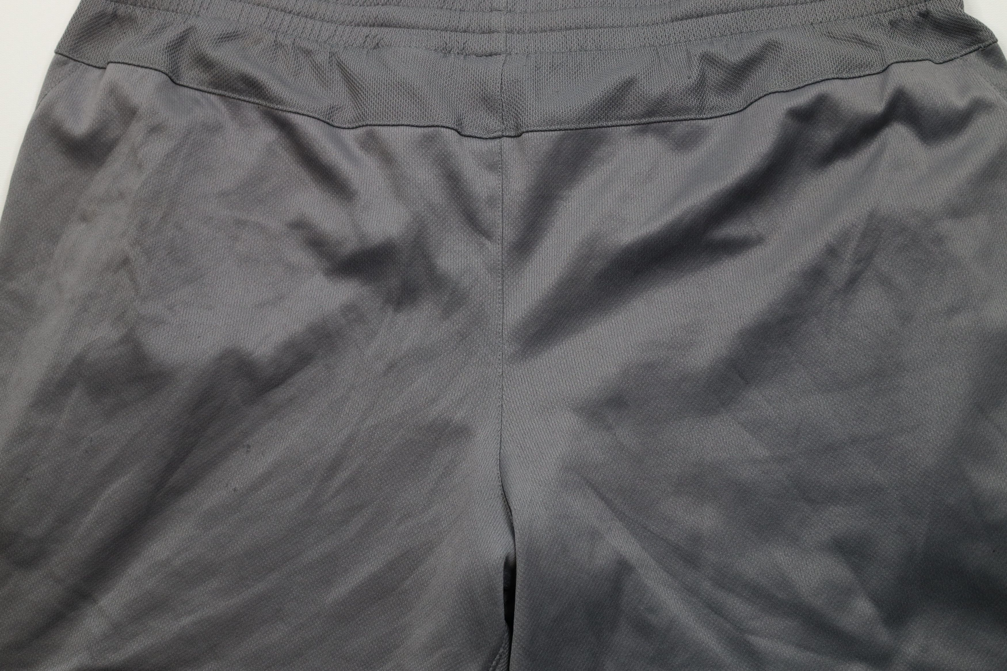 Nike AS IS Vintage Nike Swoosh University of Michigan Shorts Size US 36 / EU 52 - 13 Thumbnail