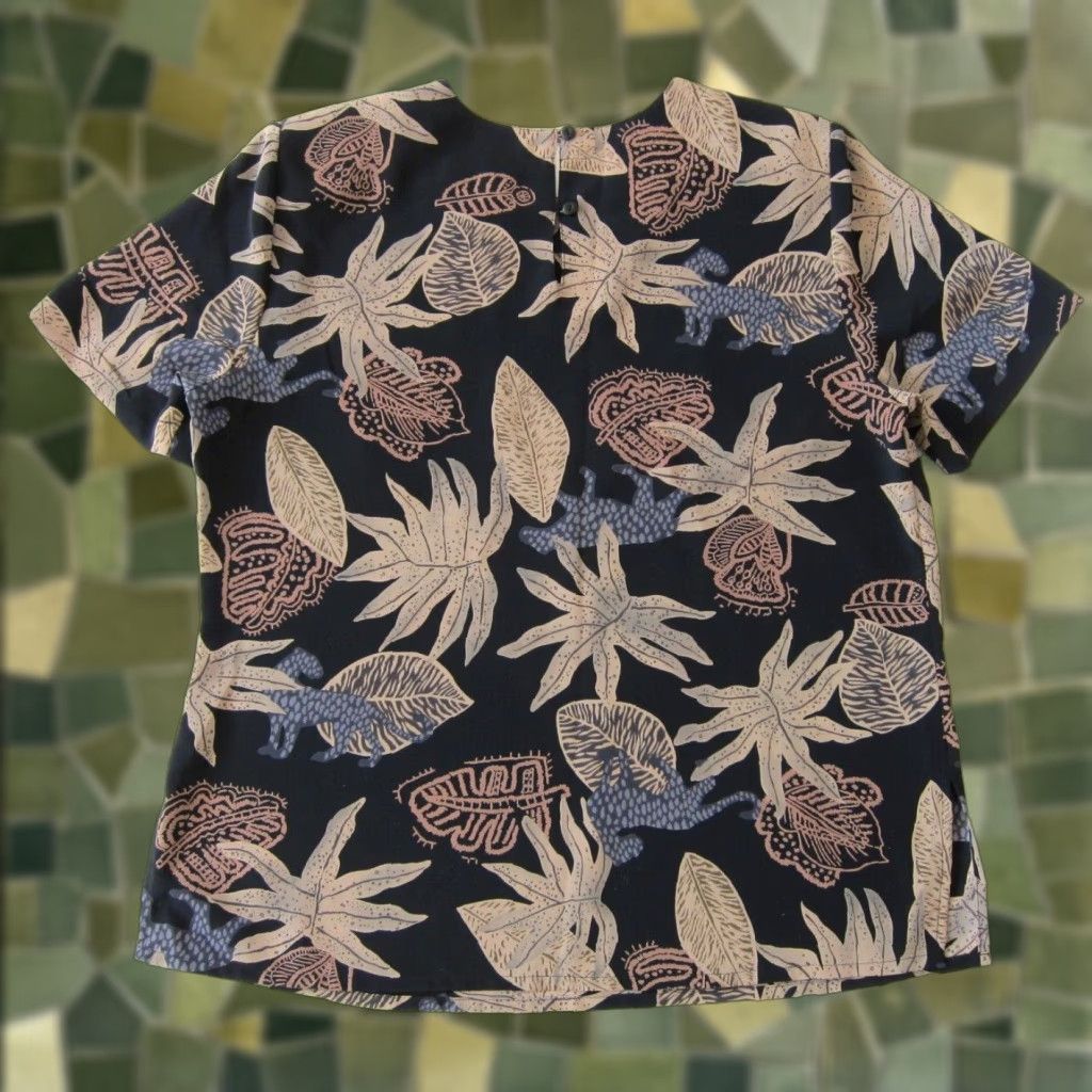 Vintage Kathy Che Black Brown Blue Tiger Floral Crew Neck Short Sleeve Tunic Blouse M Women Shirt Blouse Tiger Floral Crew Neck Short Sleeve Tunic Blouse M Size M / US 6-8 / IT 42-44 - 1 Thumbnail