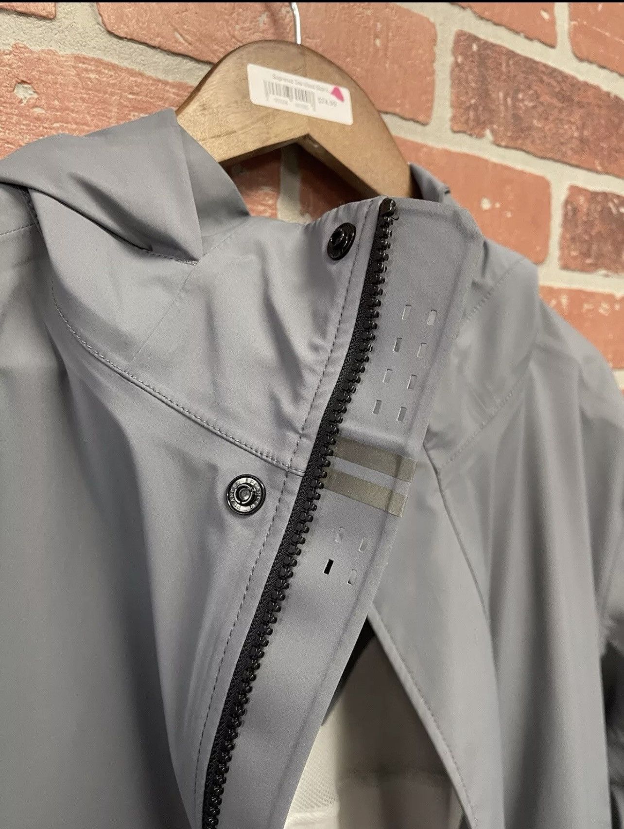 Canada Goose Size L - Canada Goose Reflective Mens Lightweight Jacket Size US L / EU 52-54 / 3 - 14 Thumbnail