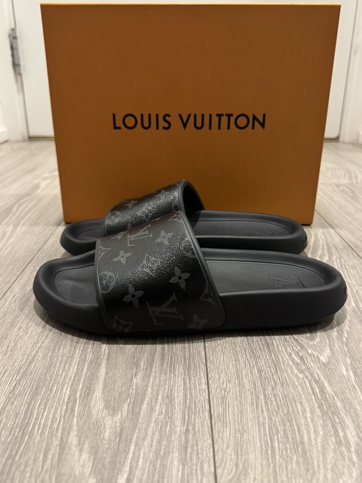 Shops louis vuitton slides monogram