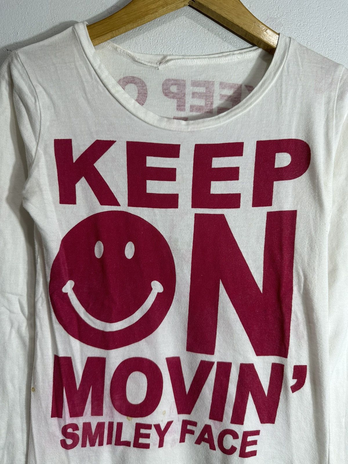 Japanese Brand Trashed KEEP ON MOVIN SMILEY FACE LONG SLEEVE TEE Size S / US 4 / IT 40 - 4 Thumbnail