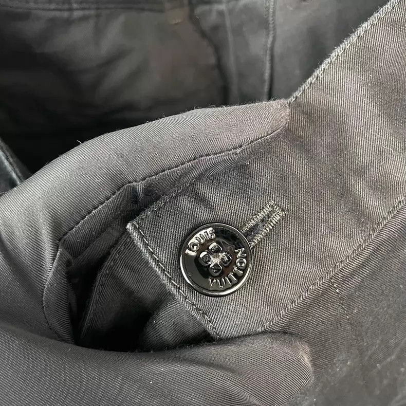 Louis Vuitton Louis Vuitton size US 54 Two-pocket dark flocked, full-prin Size US 38 / EU 54 - 5 Thumbnail