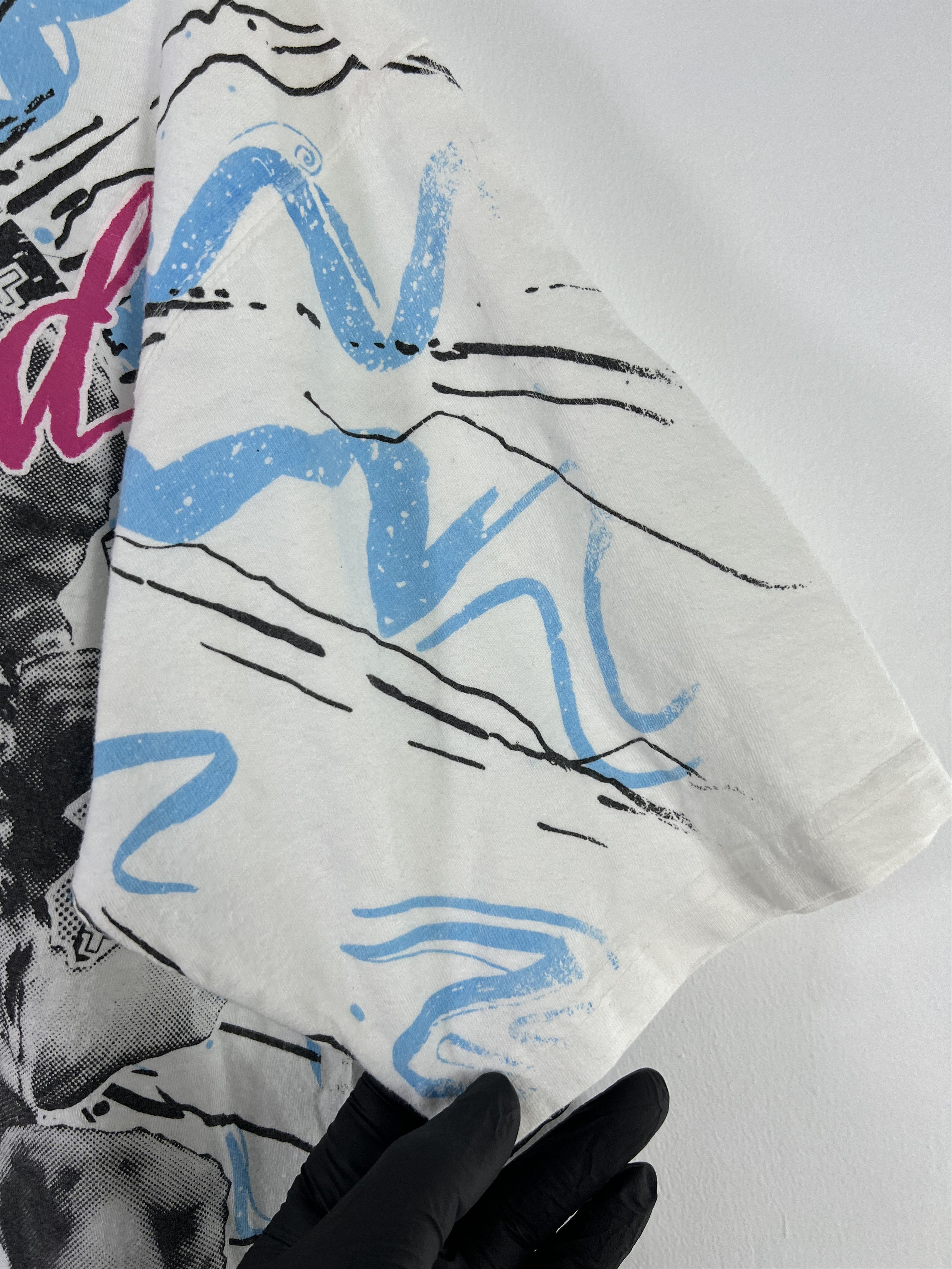Band Tees Vintage 90s Neil Diamond In The Round Tour tee (XL) GTMD136 Size US XL / EU 56 / 4 - 6 Thumbnail