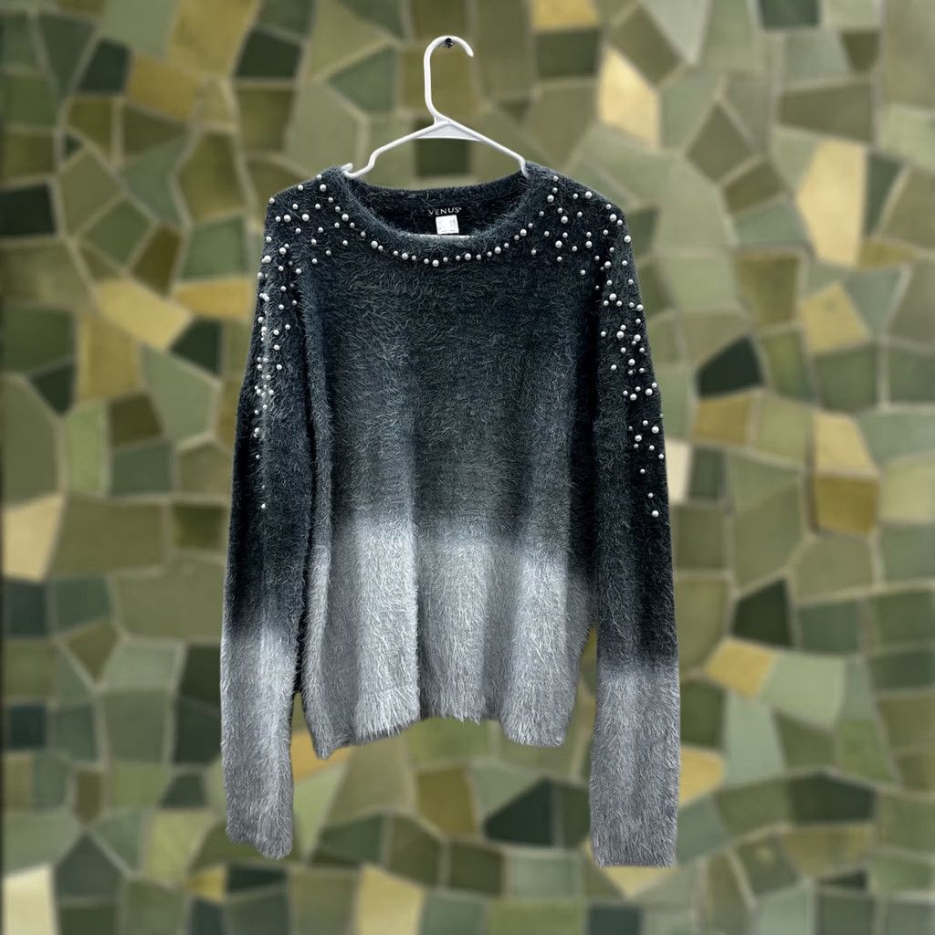 Venus Venus Sweater Shirt Womens Large Gray Ombre Fuzzy Long Sleeve Pearl Trim Knit Classic Bohemian - Note: This line contains extra text not allowed. Size L / US 10 / IT 46 - 1 Thumbnail