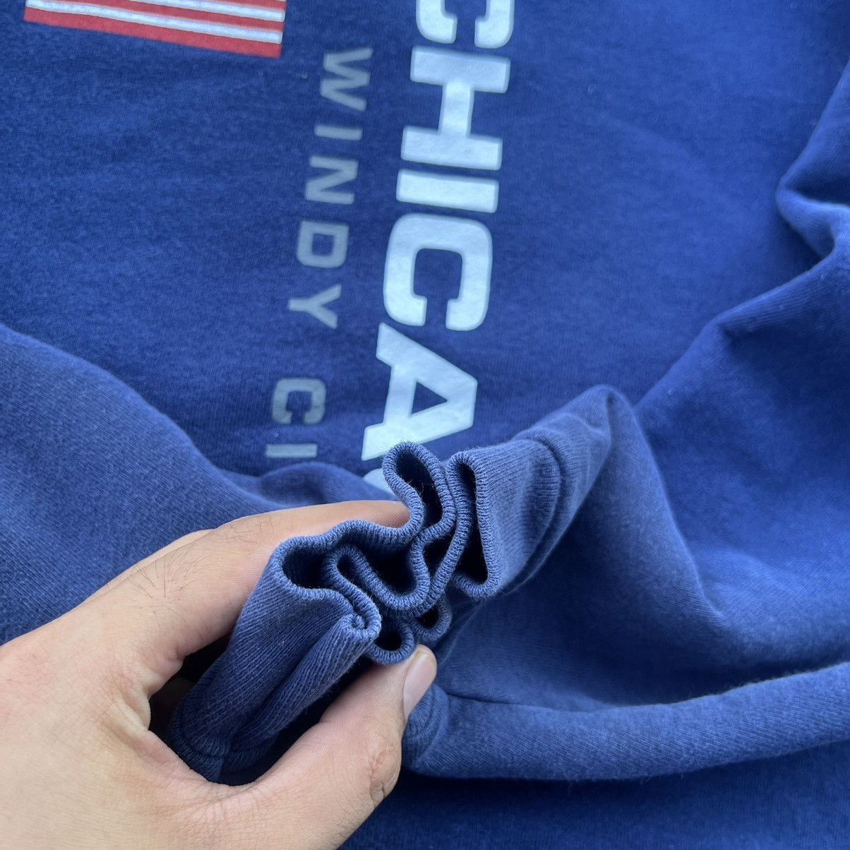 Fruit Of The Loom × Vintage VINTAGE 90s CHICAGO SPELLOUT PRINTED SWEATSHIRT Size US L / EU 52-54 / 3 - 5 Thumbnail